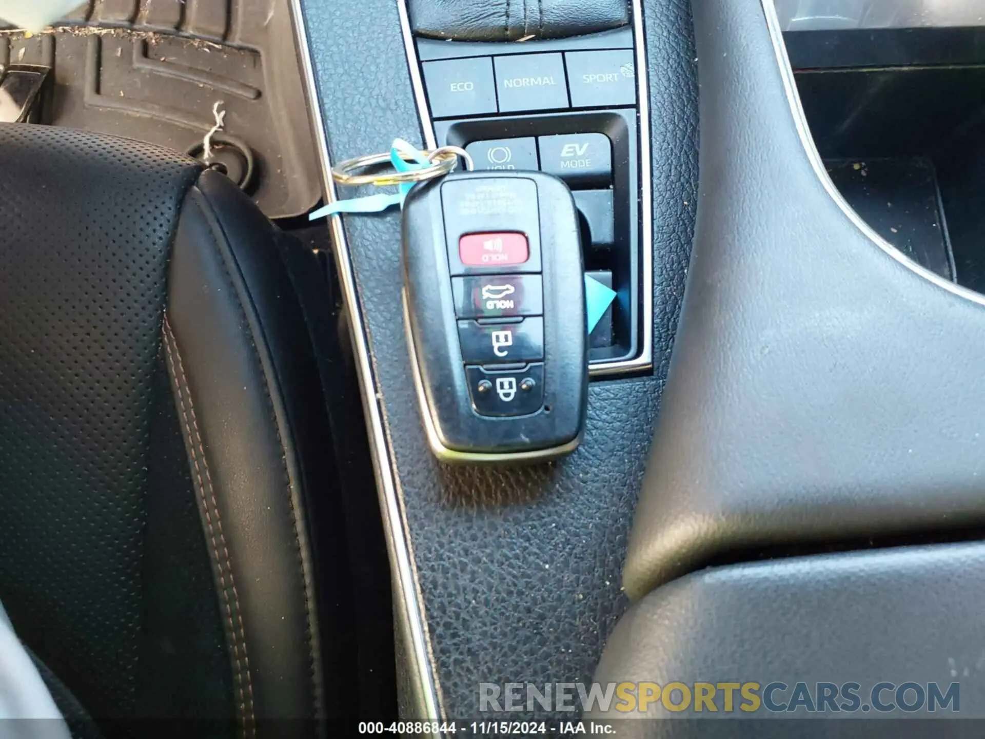 11 Photograph of a damaged car 4T1B21FB2KU005046 TOYOTA AVALON HYBRID 2019