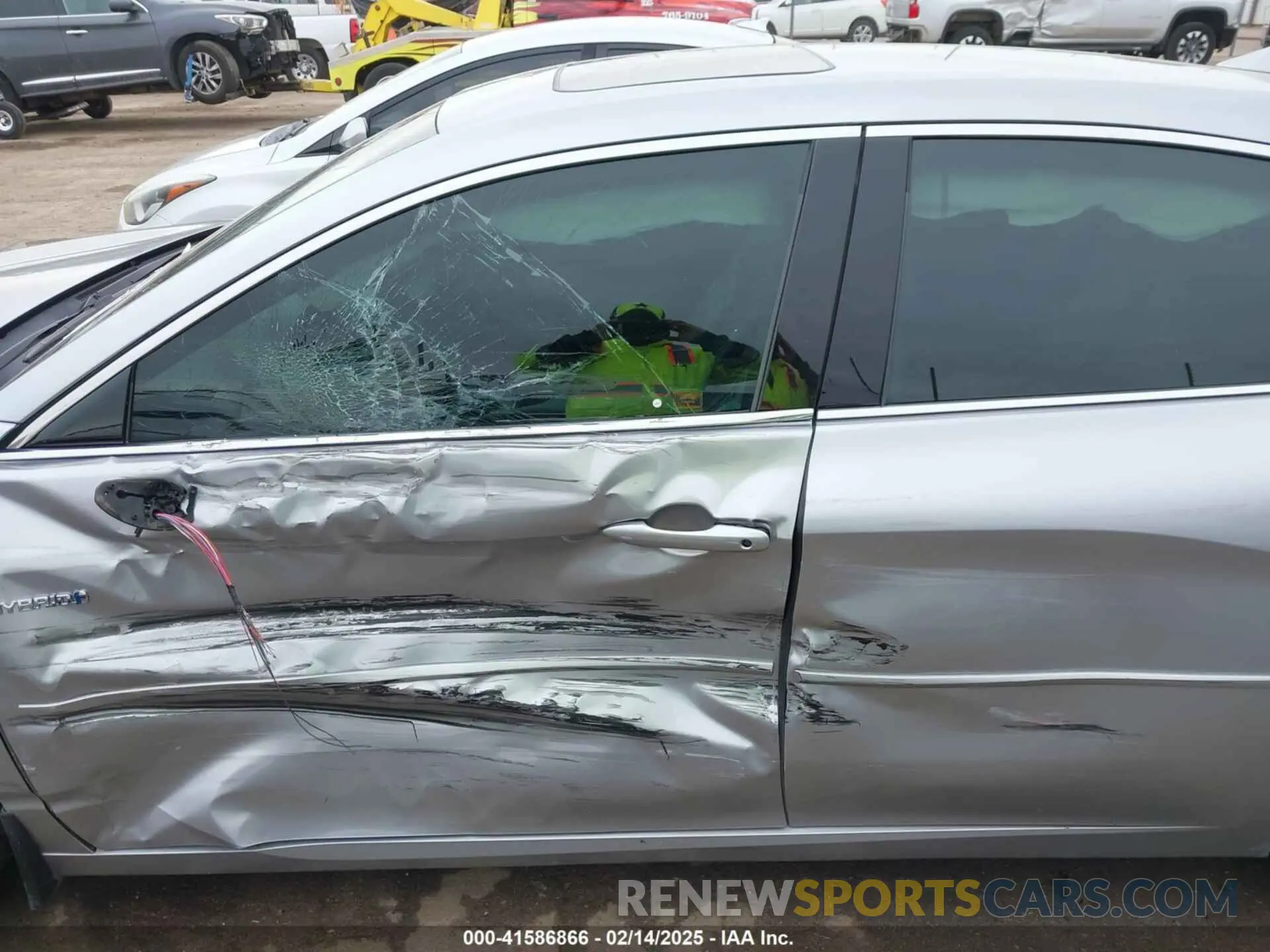 14 Photograph of a damaged car 4T1B21FB2KU005306 TOYOTA AVALON HYBRID 2019