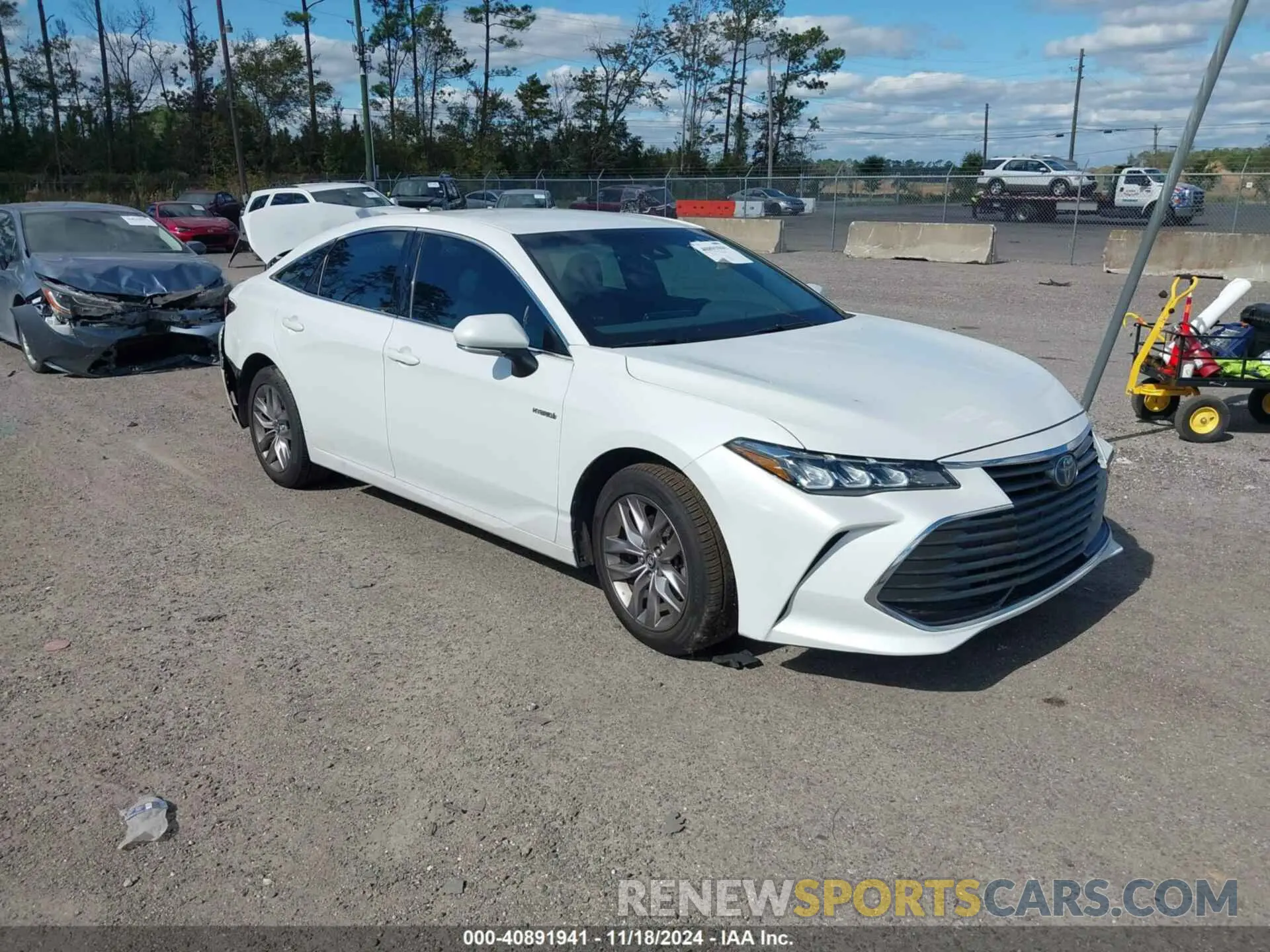 1 Photograph of a damaged car 4T1B21FB2KU008609 TOYOTA AVALON HYBRID 2019