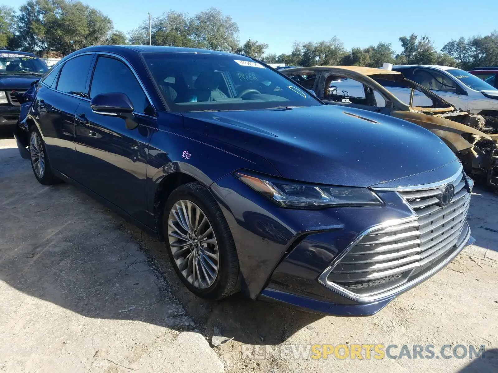 1 Photograph of a damaged car 4T1ZB1FB8KU010554 TOYOTA AVALON LIM 2019