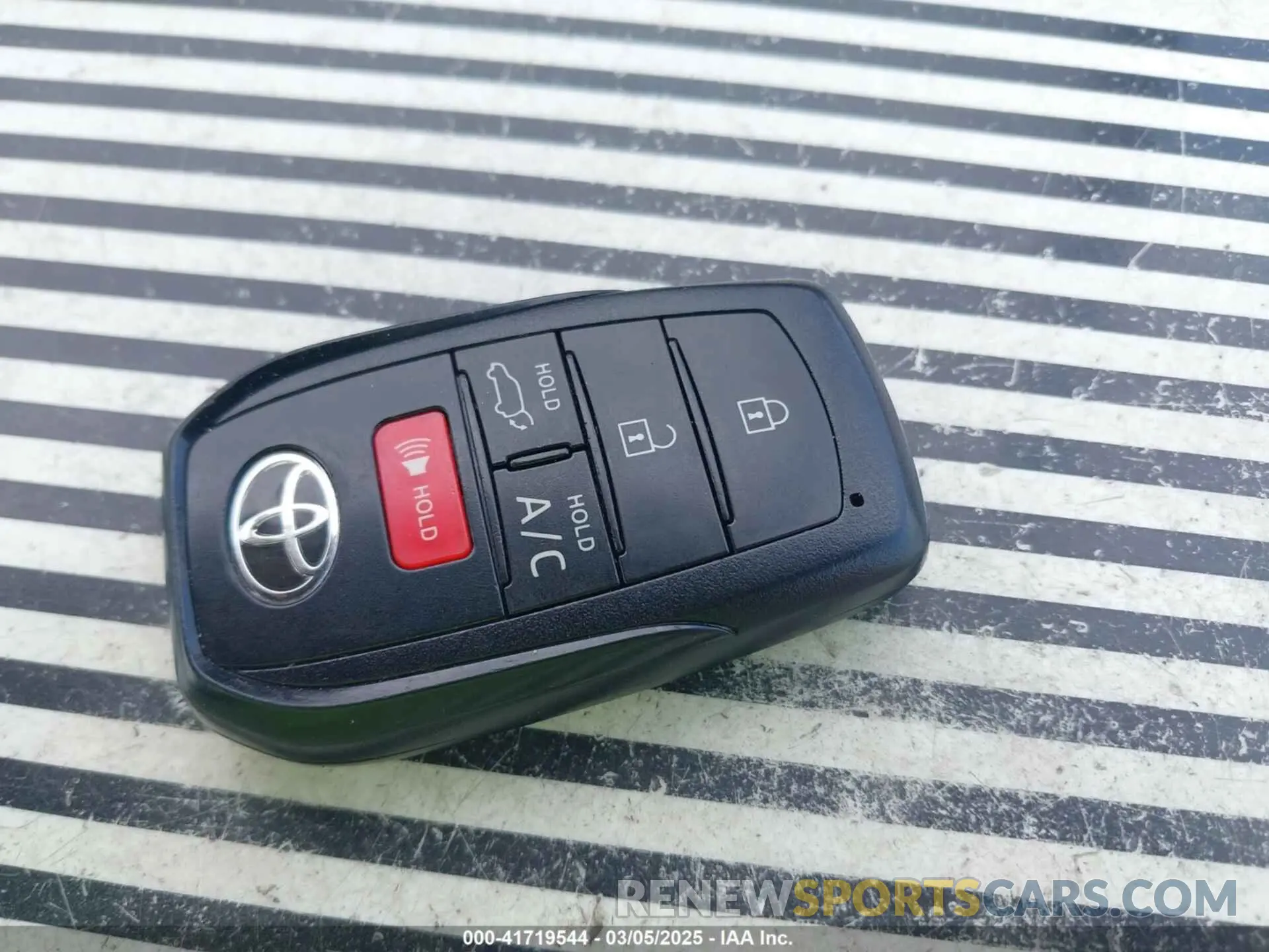 11 Фотография поврежденного автомобиля JTMAAAAAXPA011607 TOYOTA BZ4X 2023