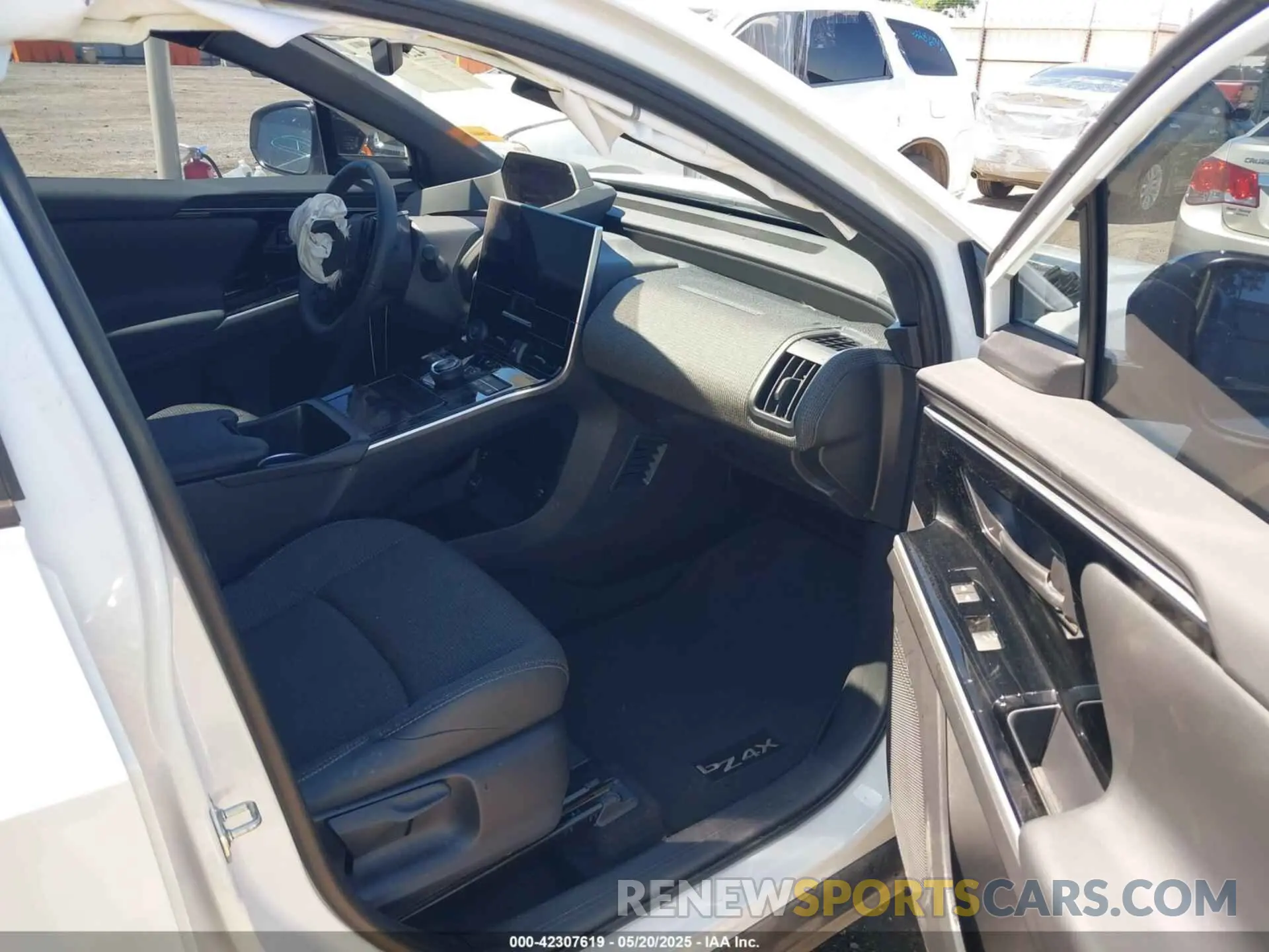 5 Фотография поврежденного автомобиля JTMAAAAA8RA033561 TOYOTA BZ4X 2024