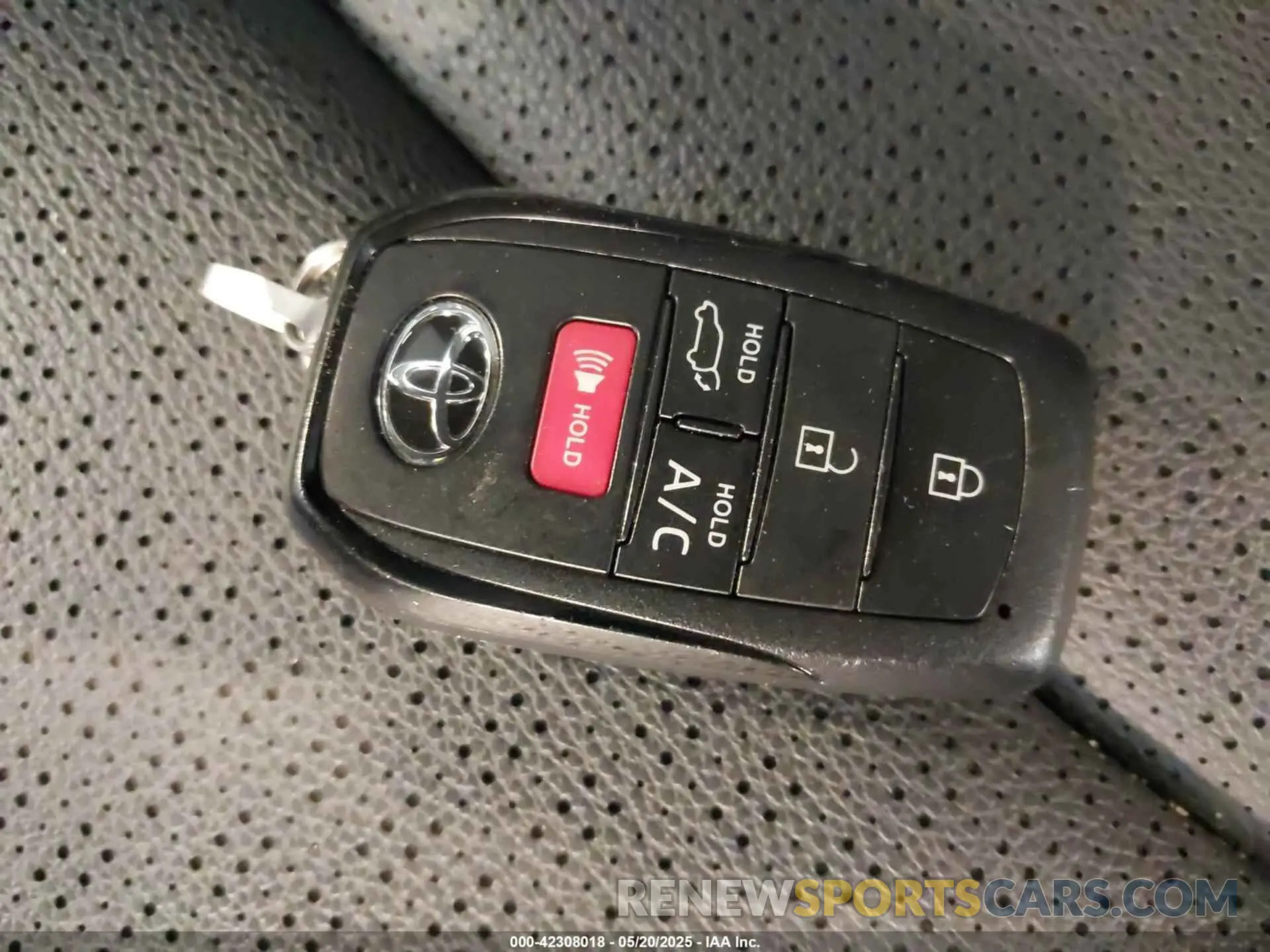 11 Фотография поврежденного автомобиля JTMABACA1RA061034 TOYOTA BZ4X 2024