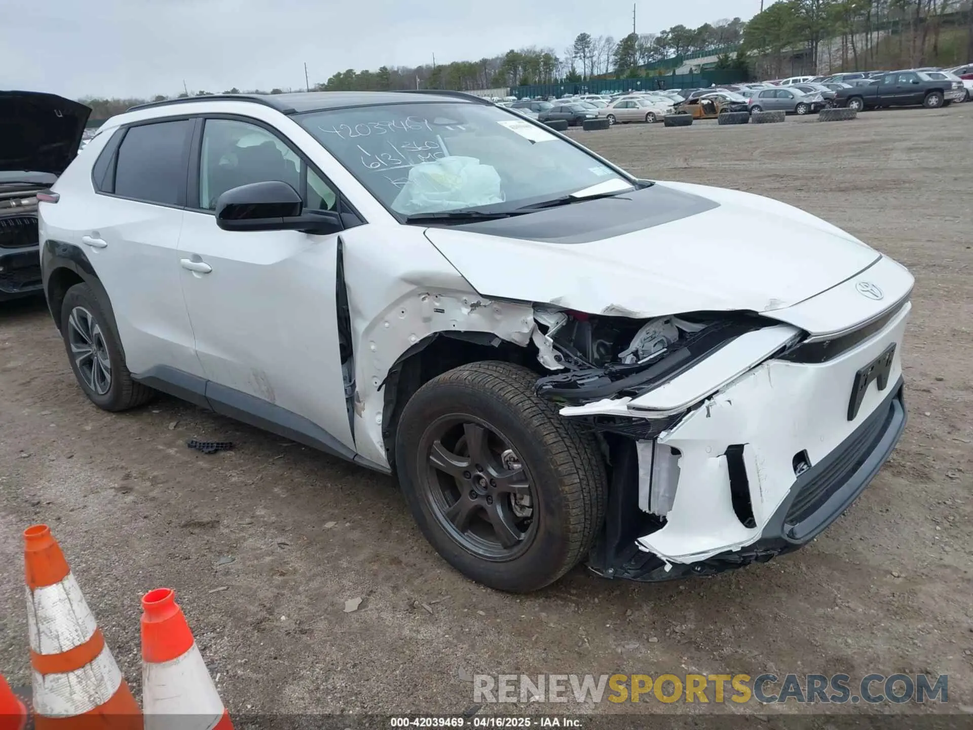 1 Фотография поврежденного автомобиля JTMABACA4RA074618 TOYOTA BZ4X 2024