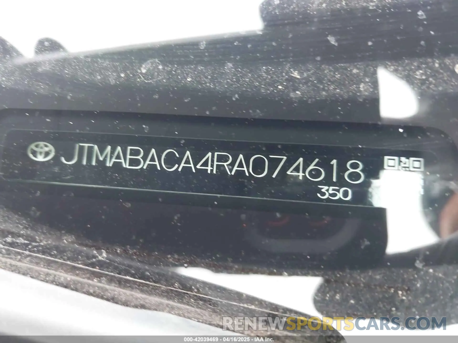 19 Фотография поврежденного автомобиля JTMABACA4RA074618 TOYOTA BZ4X 2024