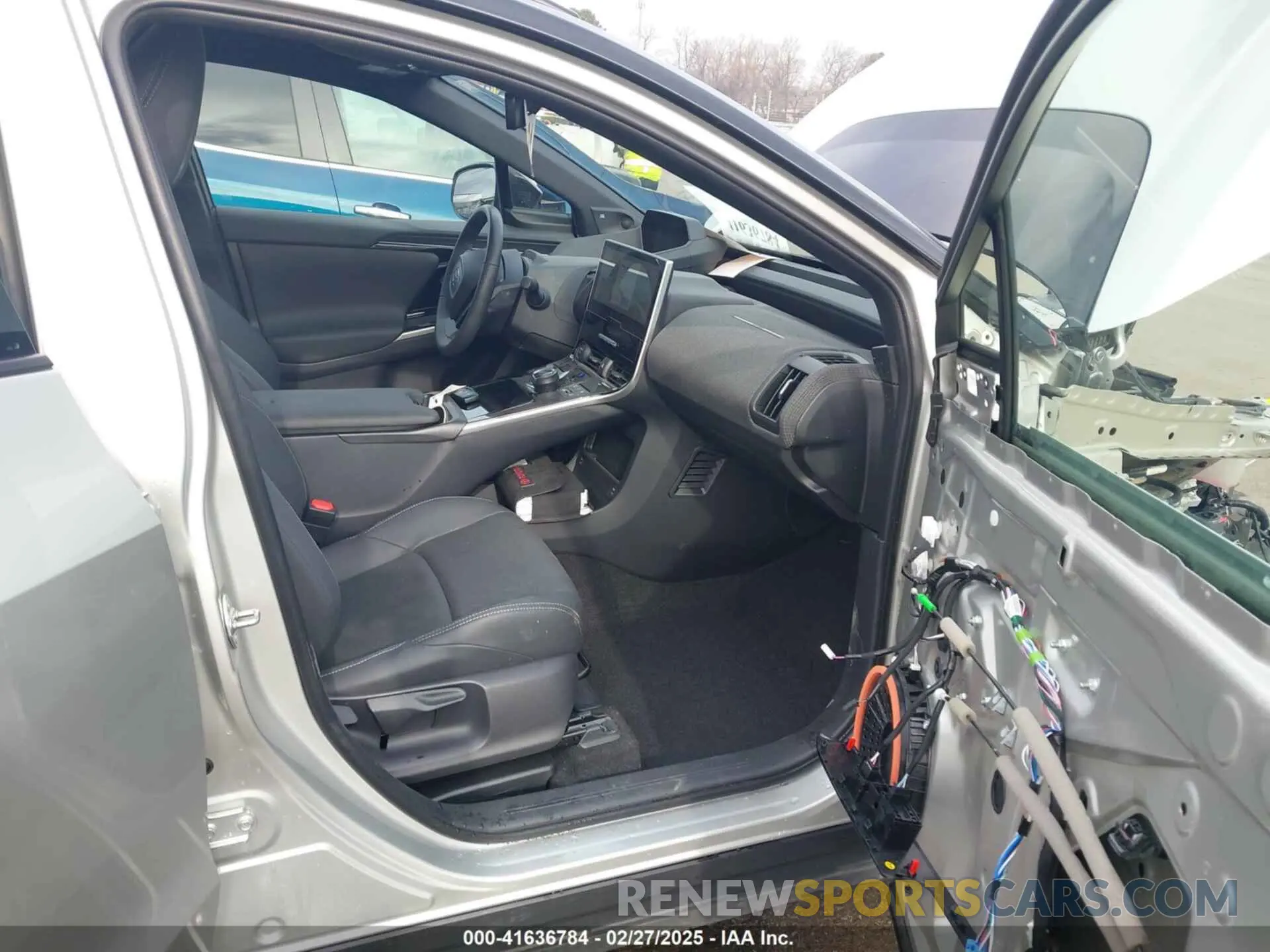5 Фотография поврежденного автомобиля JTMABACA8RA052508 TOYOTA BZ4X 2024