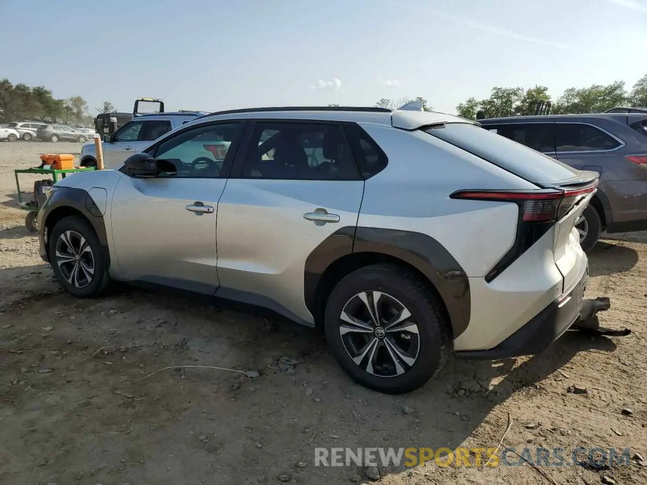 2 Фотография поврежденного автомобиля JTMABACA0PA032606 TOYOTA BZ4X XLE 2023