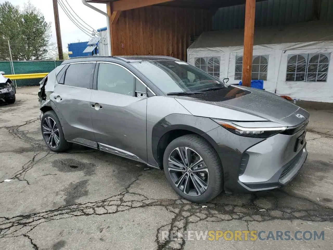4 Фотография поврежденного автомобиля JTMABACA4PA026727 TOYOTA BZ4X XLE 2023