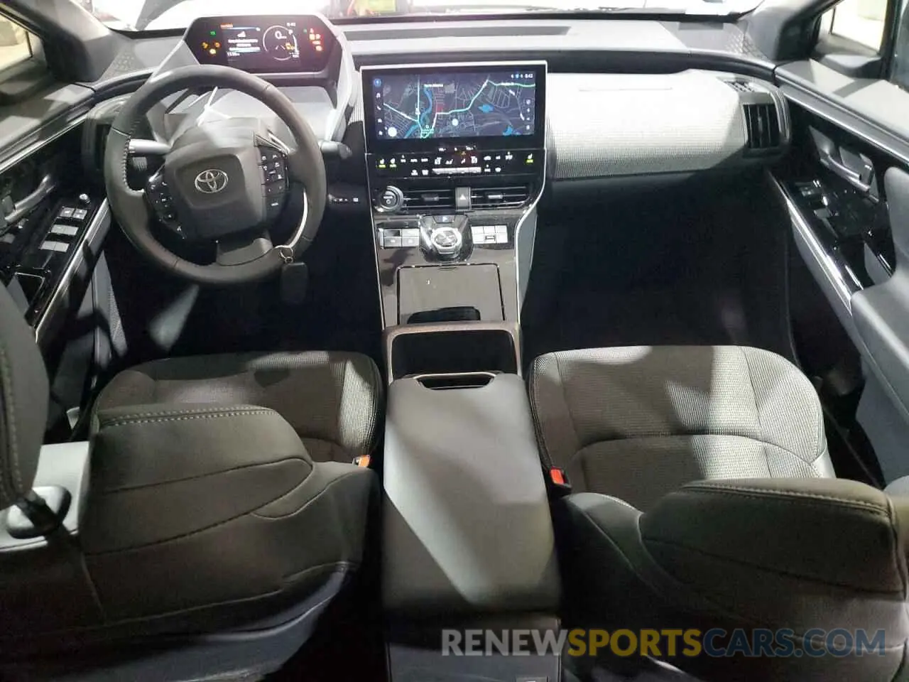 8 Фотография поврежденного автомобиля JTMABACA0RA082912 TOYOTA BZ4X XLE 2024