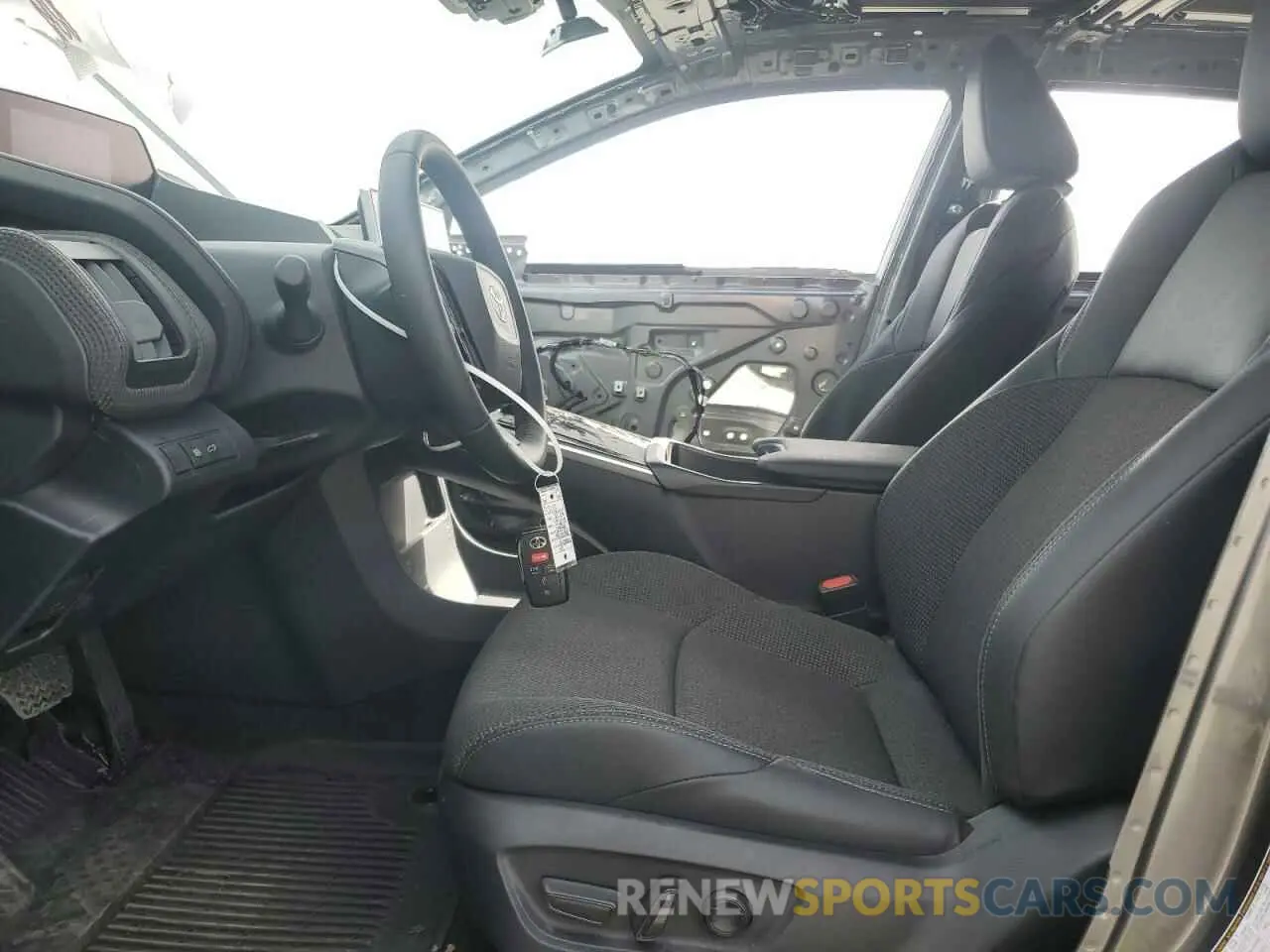 7 Фотография поврежденного автомобиля JTMABACA2RA077887 TOYOTA BZ4X XLE 2024