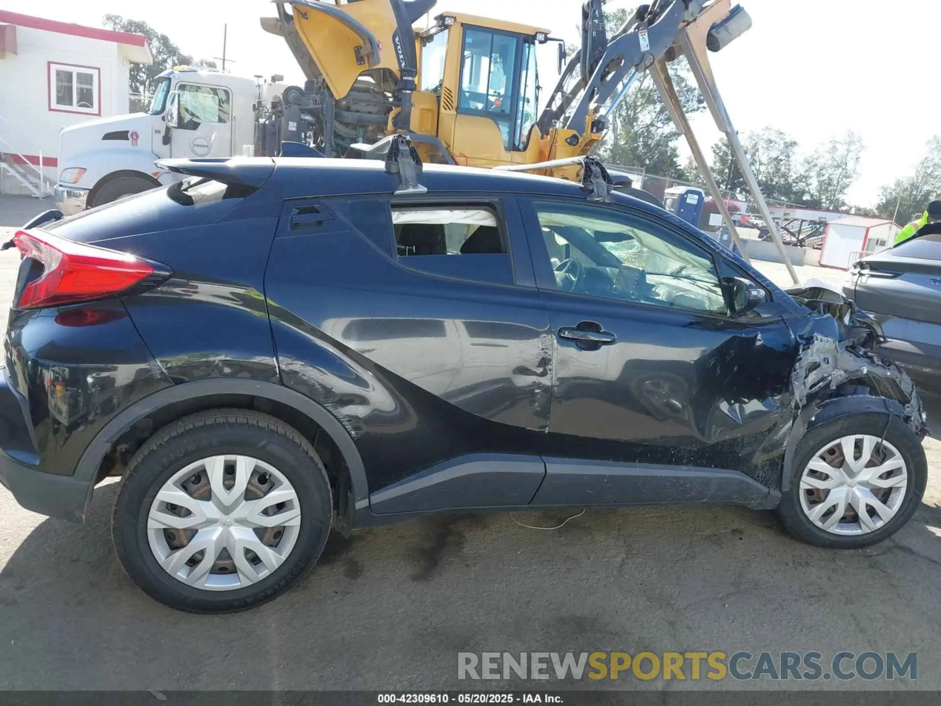 12 Photograph of a damaged car JTNKHMBX0K1016727 TOYOTA C-HR 2019