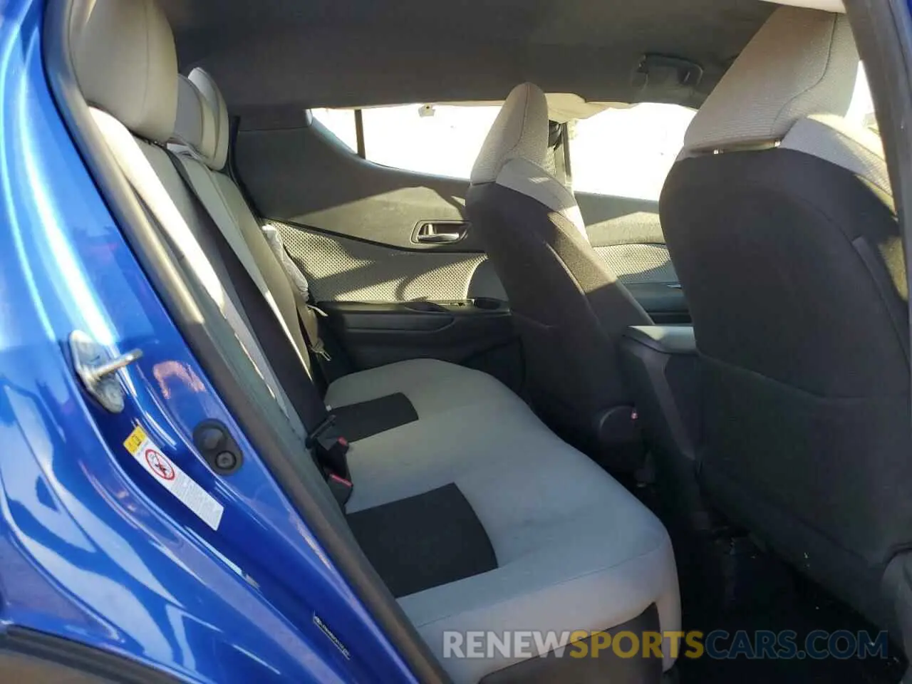 10 Photograph of a damaged car JTNKHMBX0K1025444 TOYOTA C-HR 2019