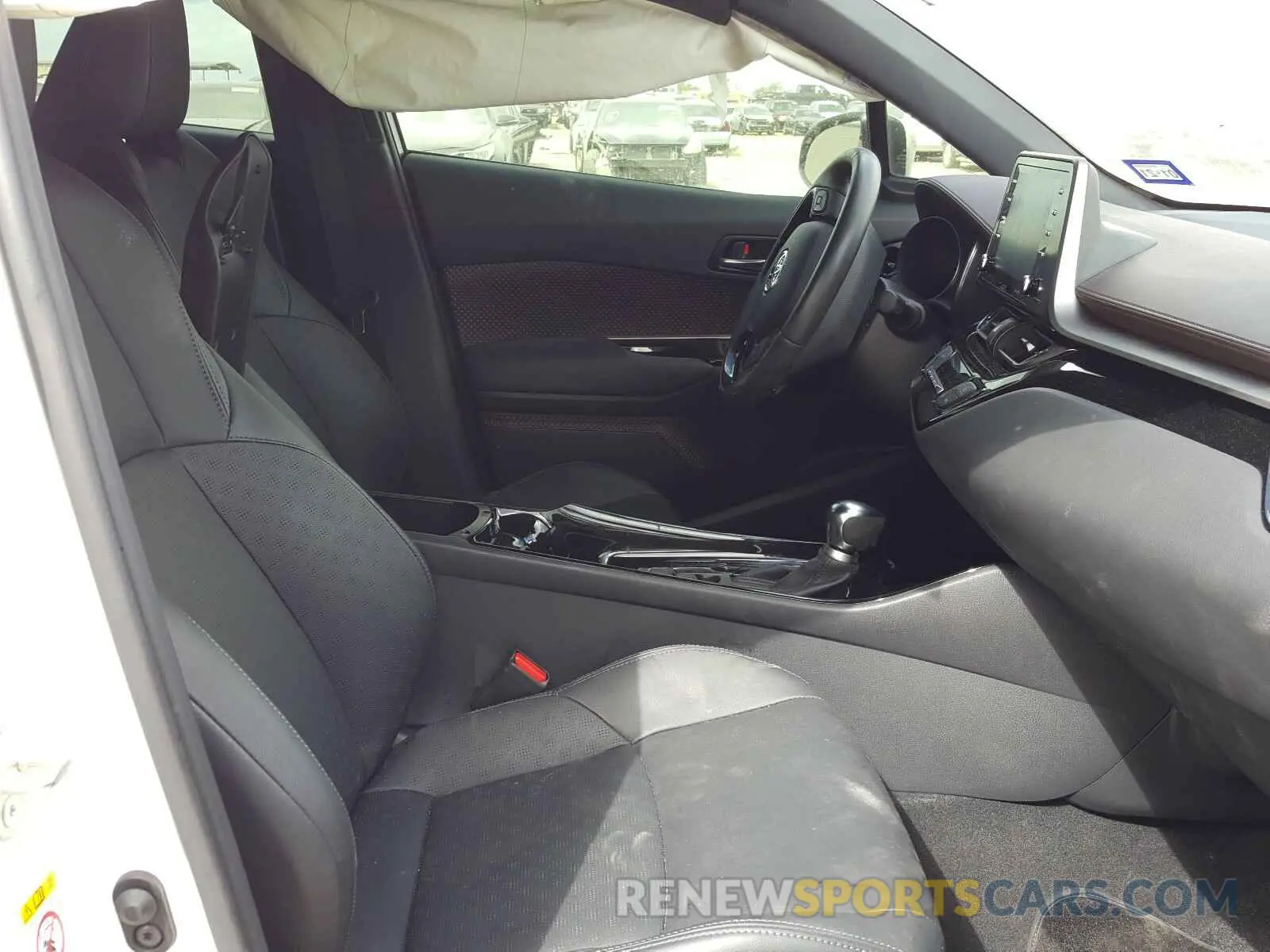 5 Photograph of a damaged car JTNKHMBX0K1027906 TOYOTA C-HR 2019