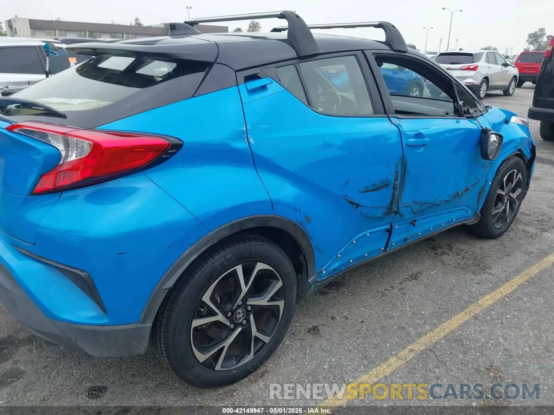 17 Photograph of a damaged car JTNKHMBX1K1031351 TOYOTA C-HR 2019