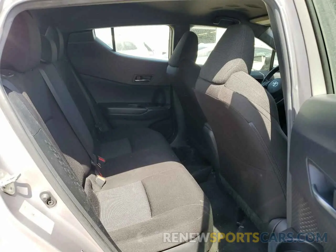 10 Фотография поврежденного автомобиля JTNKHMBX3K1030296 TOYOTA C-HR 2019