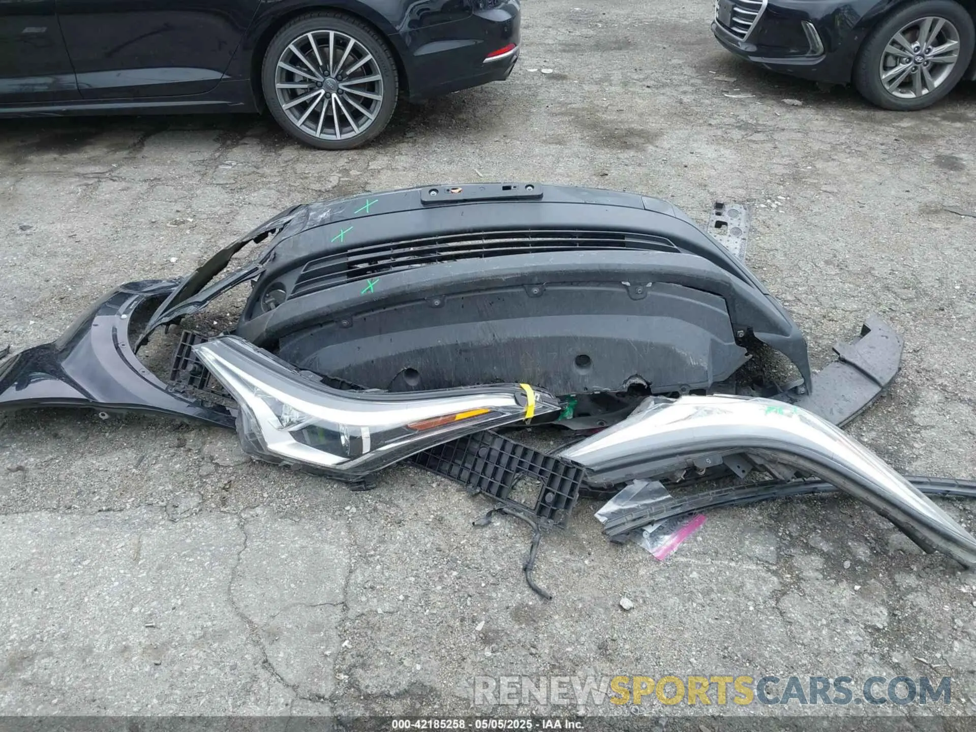 12 Фотография поврежденного автомобиля JTNKHMBX3K1038981 TOYOTA C-HR 2019