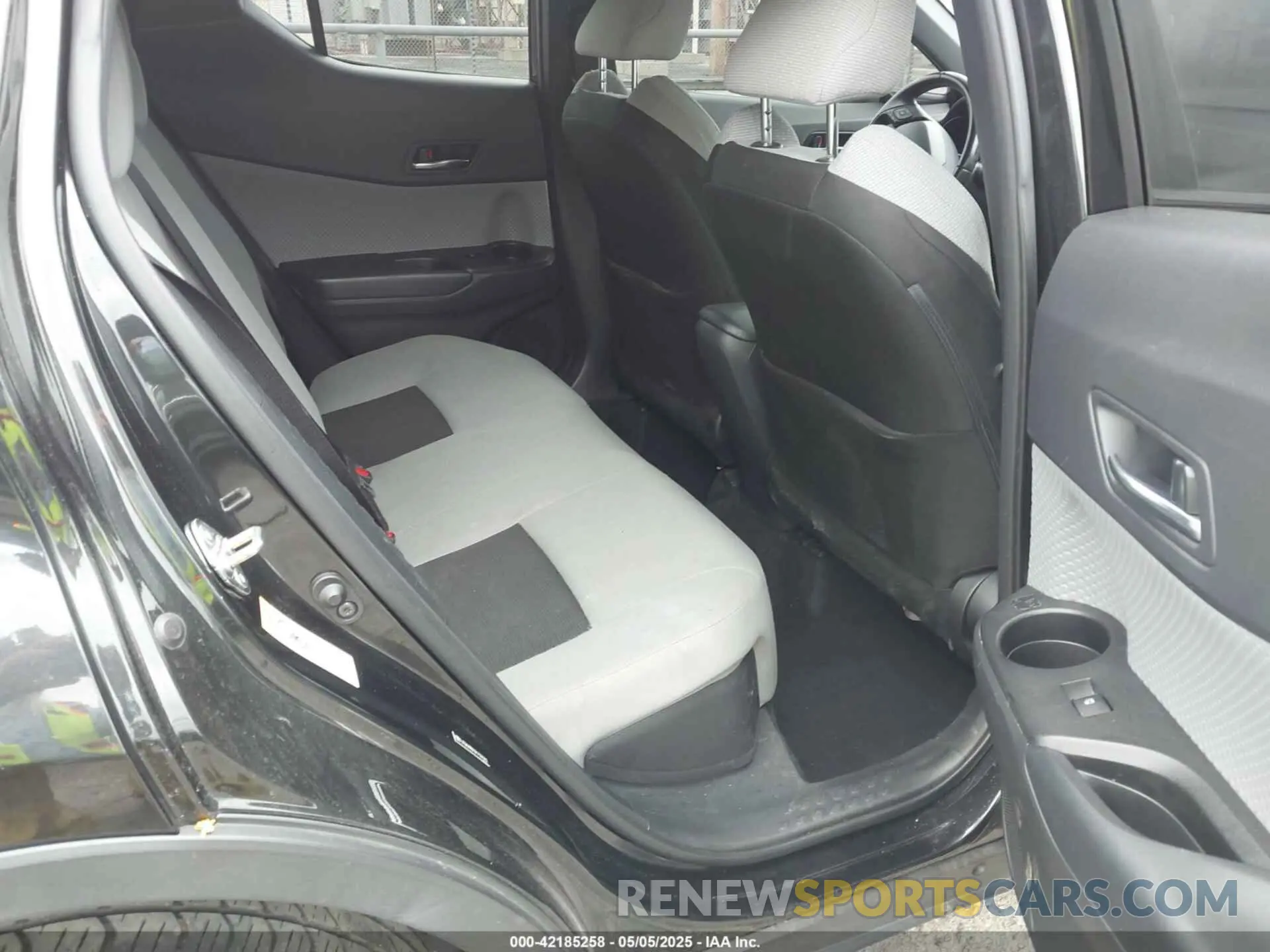 8 Фотография поврежденного автомобиля JTNKHMBX3K1038981 TOYOTA C-HR 2019