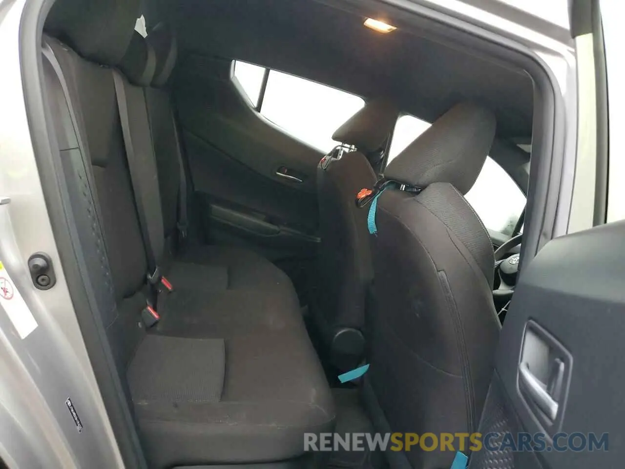 10 Photograph of a damaged car JTNKHMBX3K1056235 TOYOTA C-HR 2019