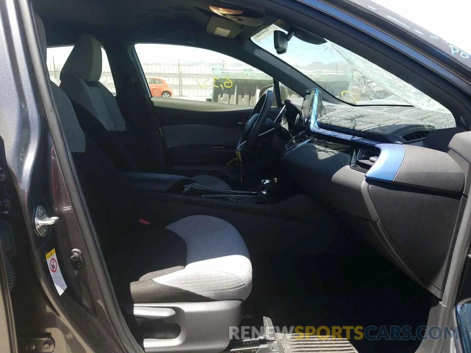 5 Photograph of a damaged car JTNKHMBX4K1029805 TOYOTA C-HR 2019