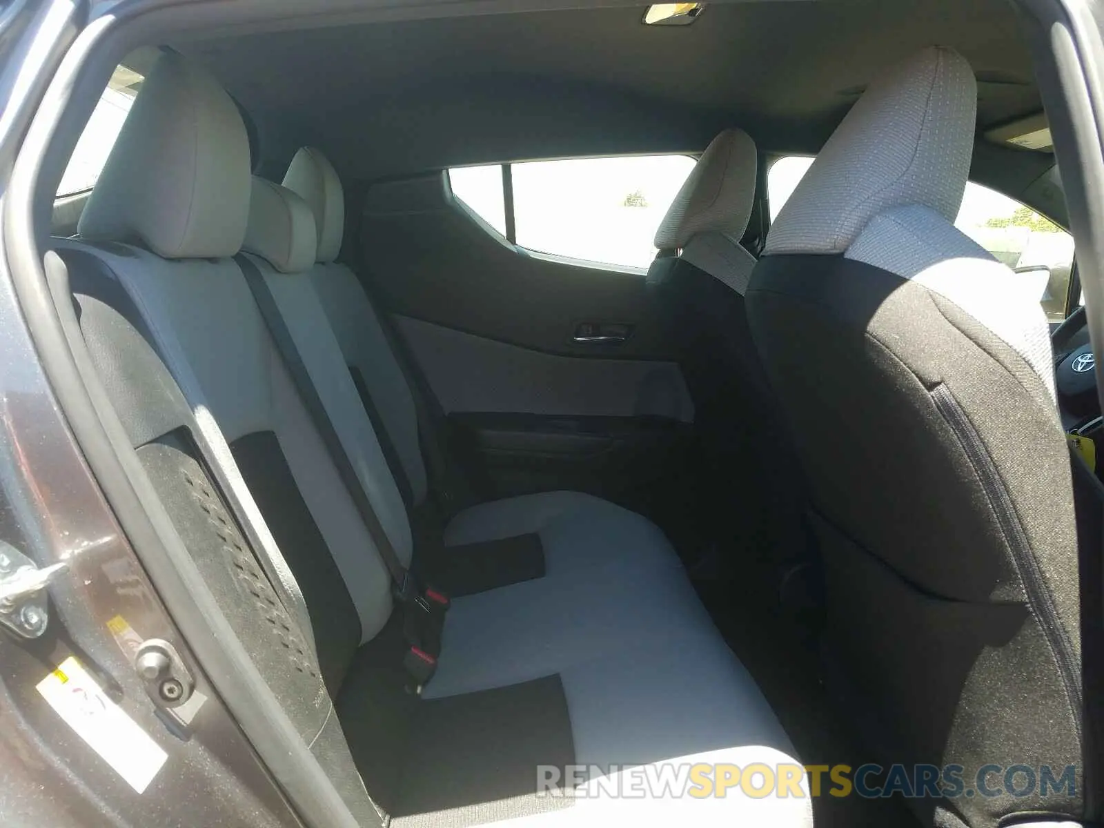 6 Photograph of a damaged car JTNKHMBX4K1029805 TOYOTA C-HR 2019