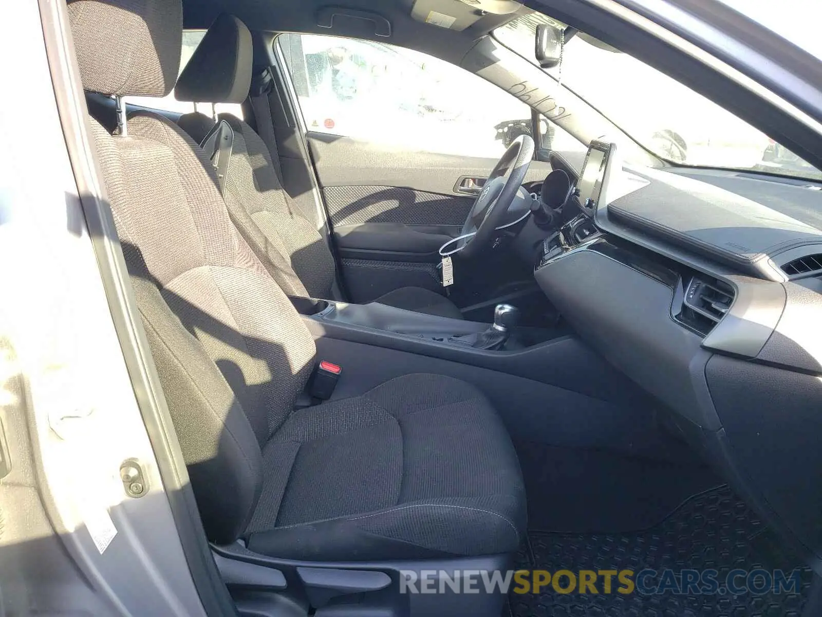 5 Photograph of a damaged car JTNKHMBX4K1056552 TOYOTA C-HR 2019