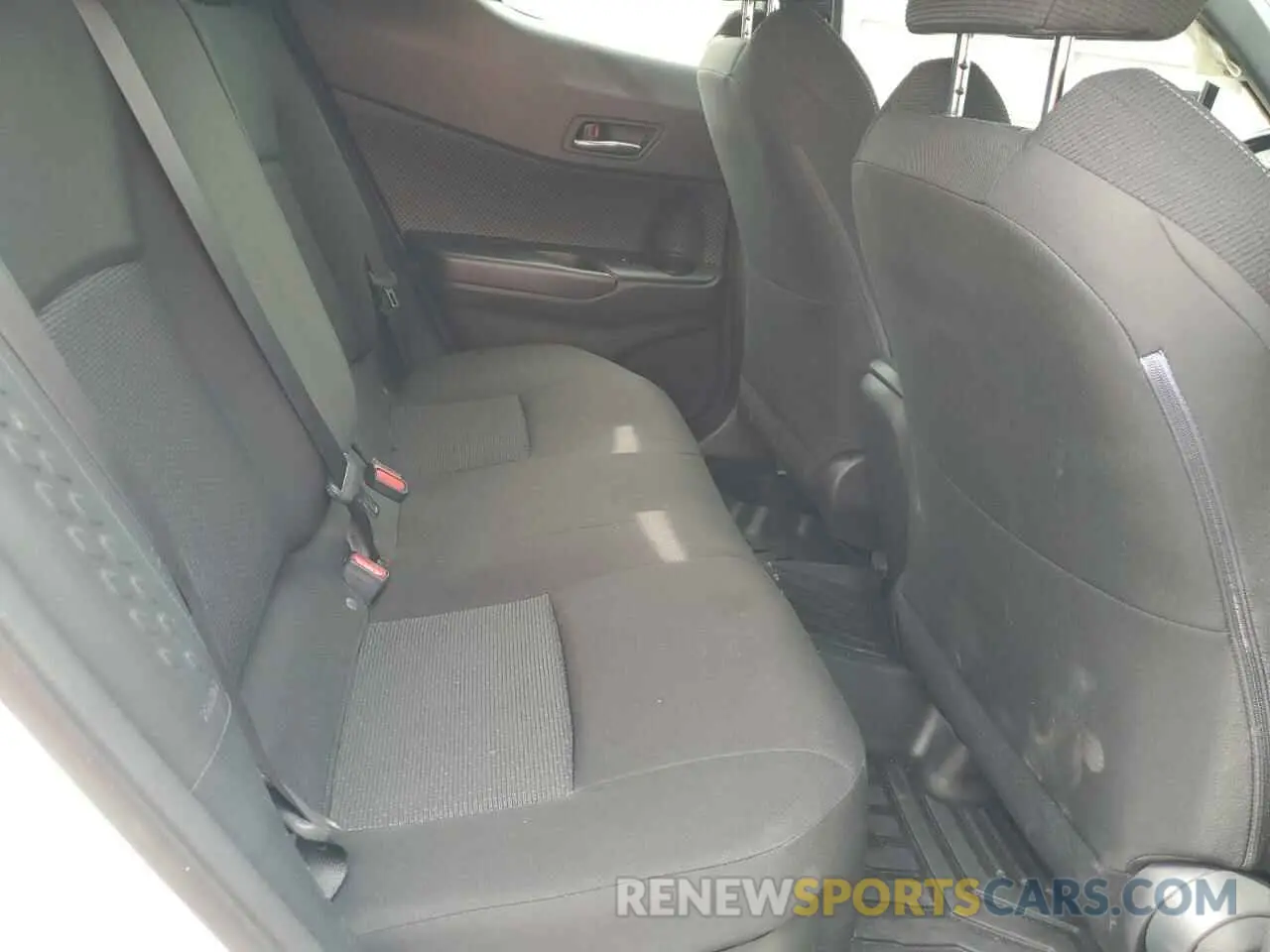 11 Photograph of a damaged car JTNKHMBX5K1014388 TOYOTA C-HR 2019
