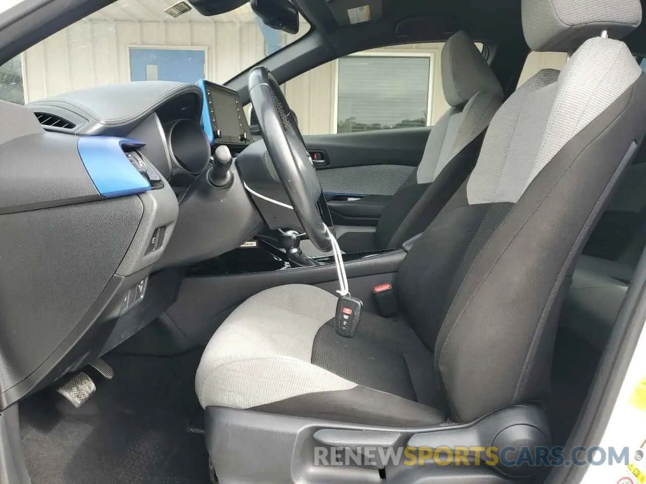7 Фотография поврежденного автомобиля JTNKHMBX5K1016111 TOYOTA C-HR 2019