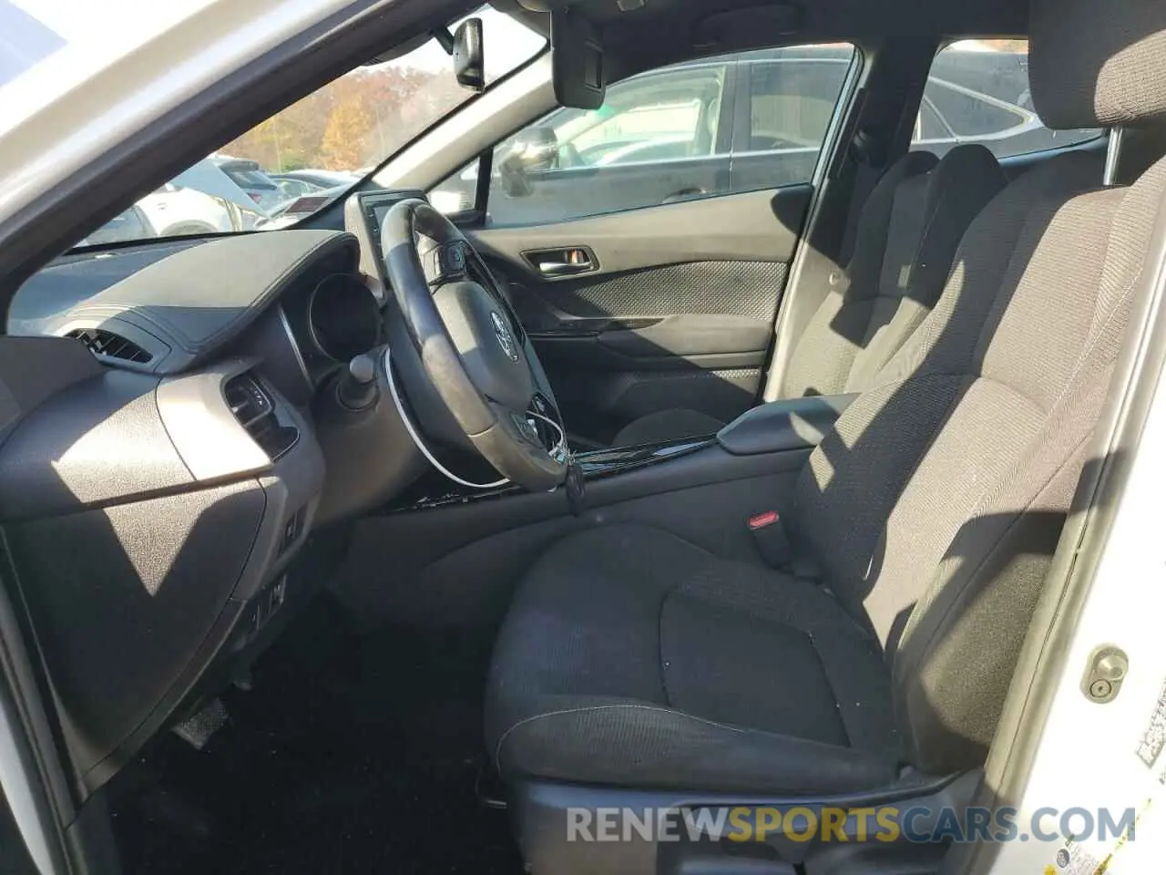 7 Фотография поврежденного автомобиля JTNKHMBX8K1019357 TOYOTA C-HR 2019
