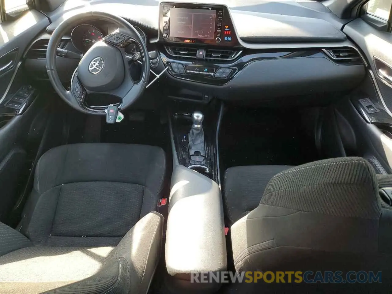 8 Фотография поврежденного автомобиля JTNKHMBX8K1019357 TOYOTA C-HR 2019