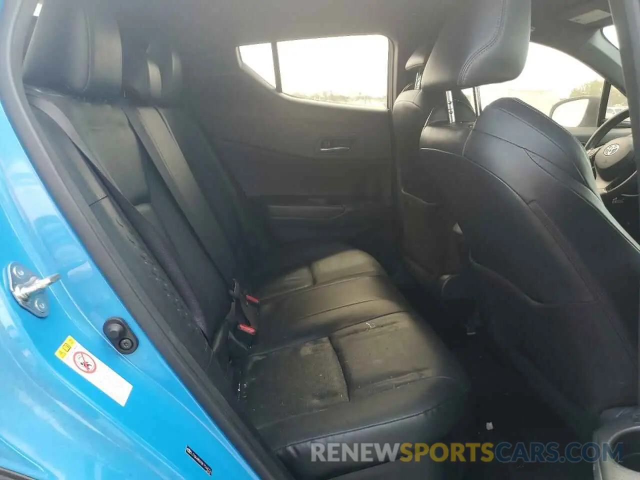 10 Photograph of a damaged car JTNKHMBX8K1044226 TOYOTA C-HR 2019