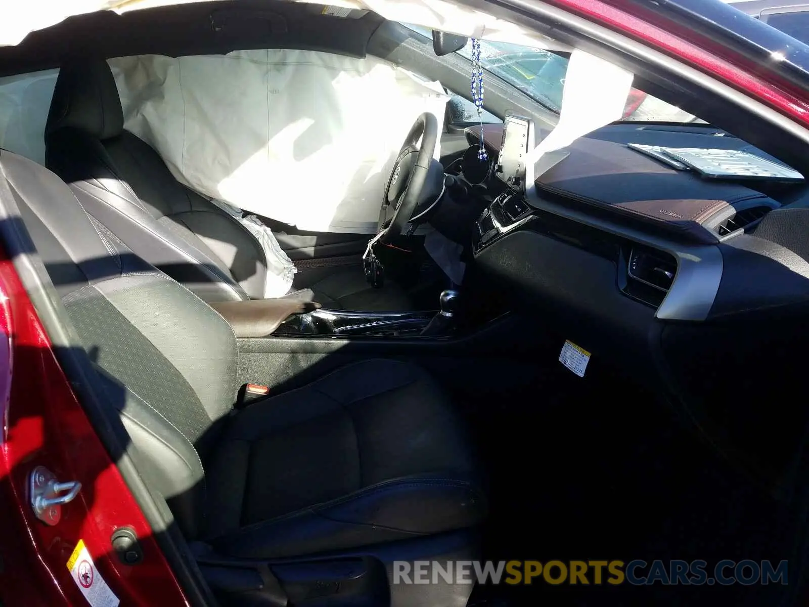 5 Photograph of a damaged car JTNKHMBX8K1058126 TOYOTA C-HR 2019
