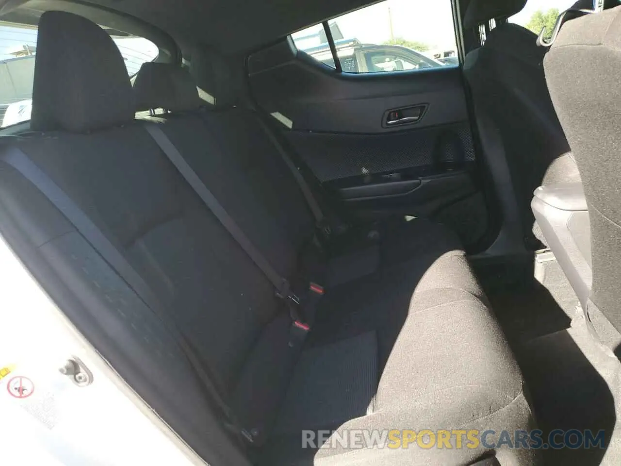 10 Photograph of a damaged car JTNKHMBX9K1045725 TOYOTA C-HR 2019