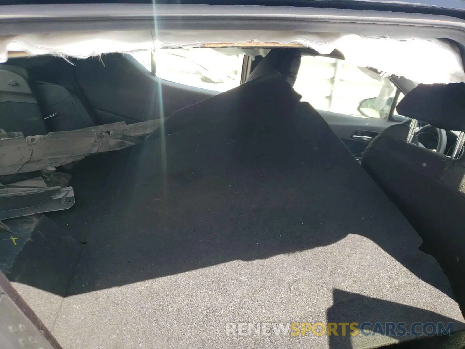 6 Photograph of a damaged car JTNKHMBX9K1059270 TOYOTA C-HR 2019