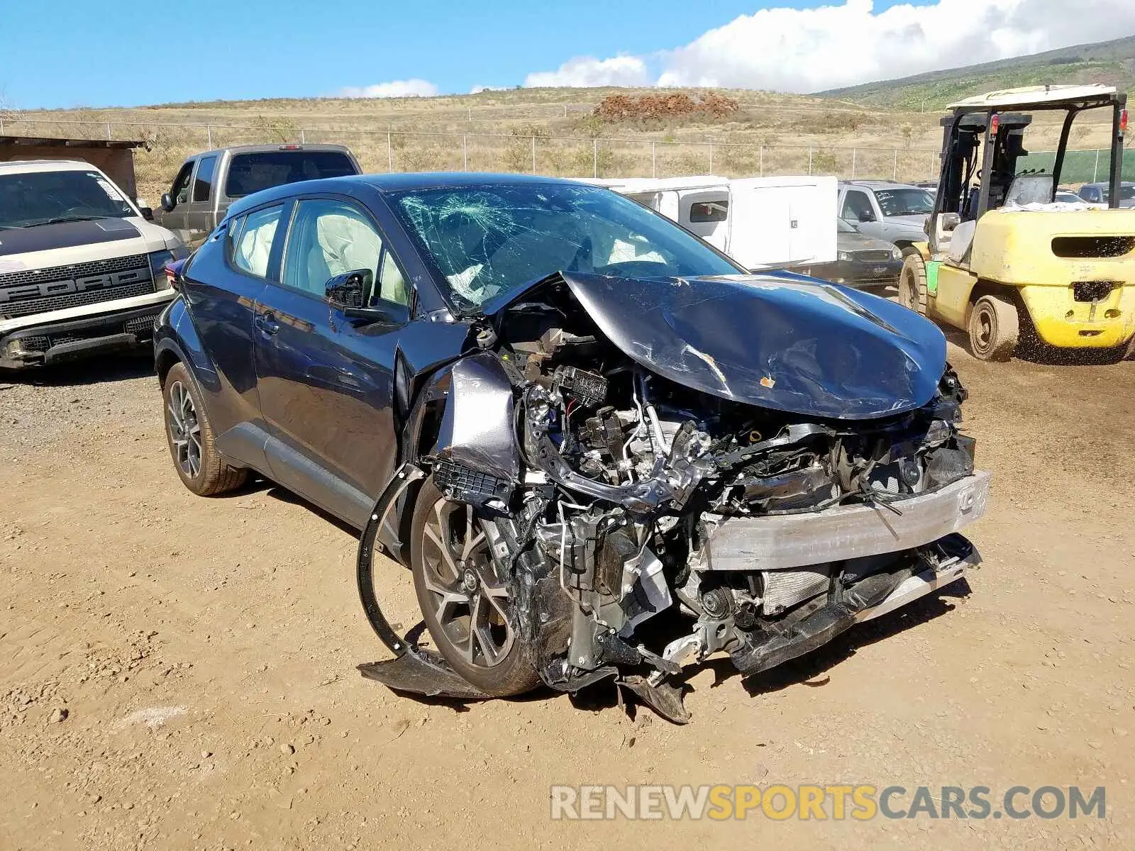 1 Photograph of a damaged car JTNKHMBXXK1031767 TOYOTA C-HR 2019