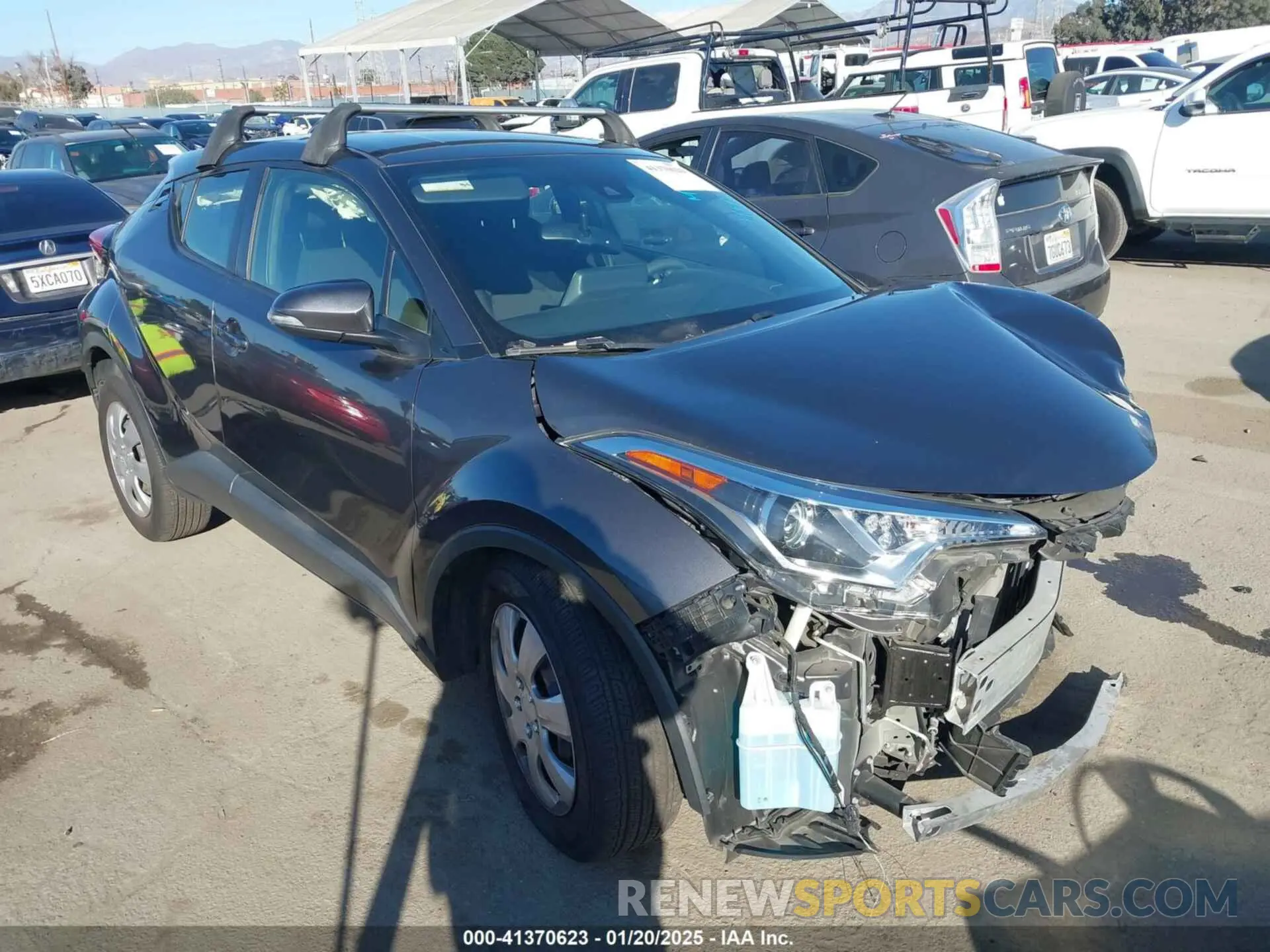 1 Photograph of a damaged car JTNKHMBXXK1039920 TOYOTA C-HR 2019