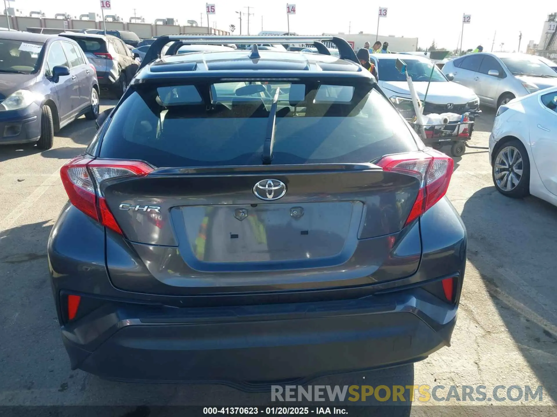 17 Photograph of a damaged car JTNKHMBXXK1039920 TOYOTA C-HR 2019