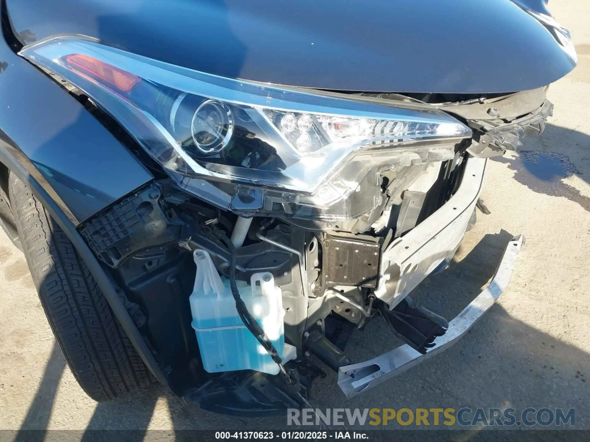 19 Photograph of a damaged car JTNKHMBXXK1039920 TOYOTA C-HR 2019