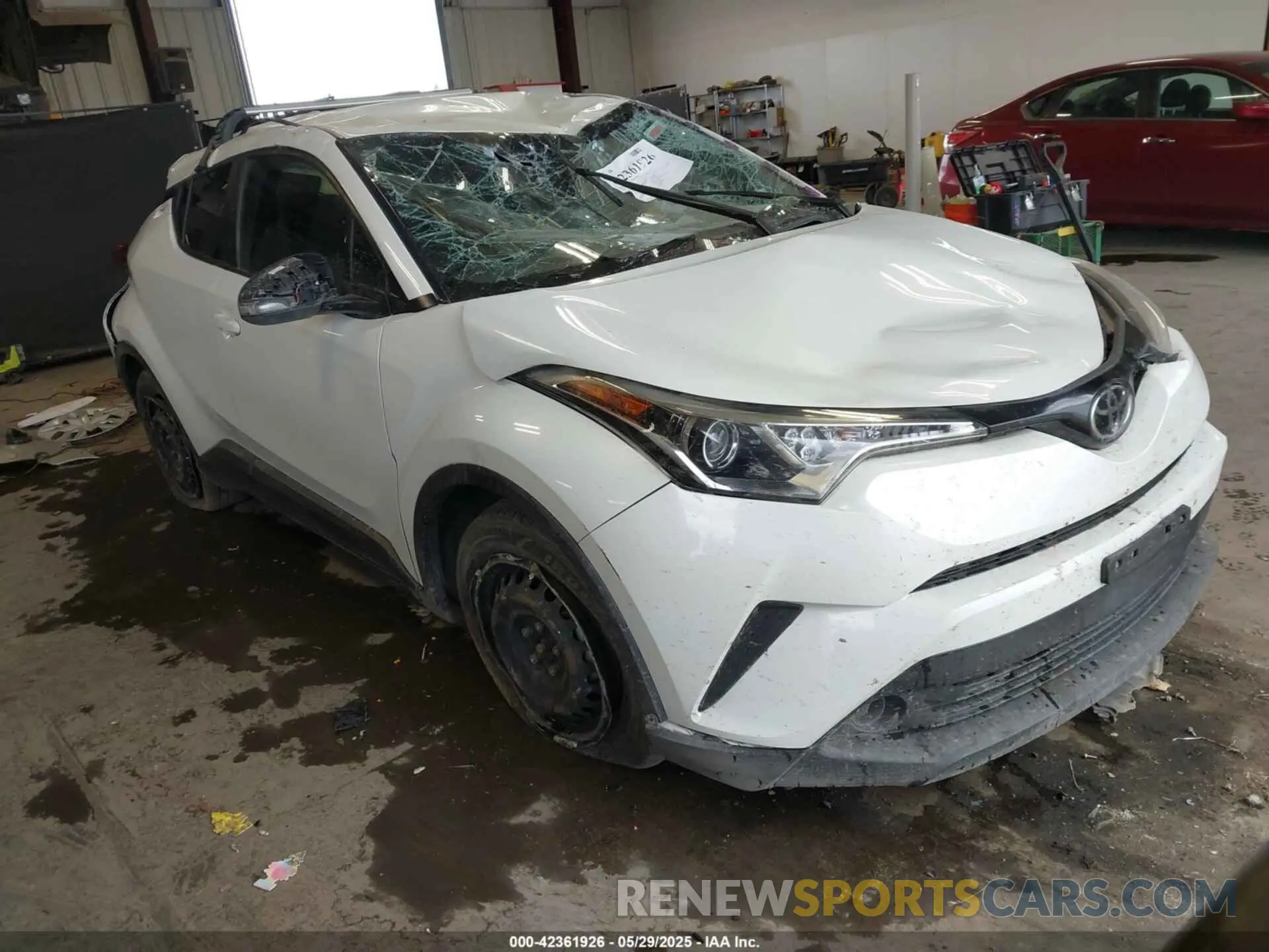 1 Фотография поврежденного автомобиля JTNKHMBXXK1046849 TOYOTA C-HR 2019