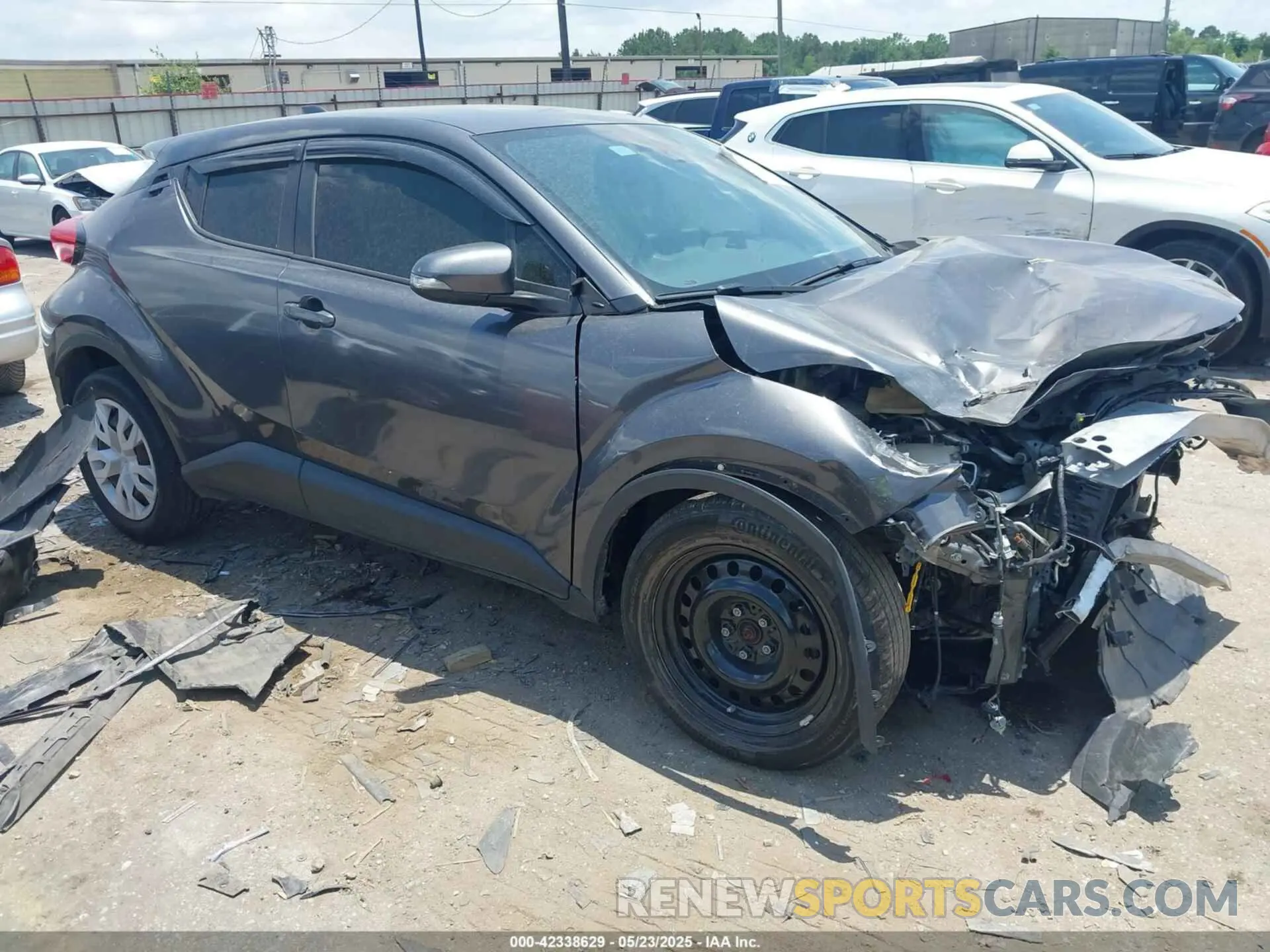 1 Фотография поврежденного автомобиля JTNKHMBXXK1058886 TOYOTA C-HR 2019