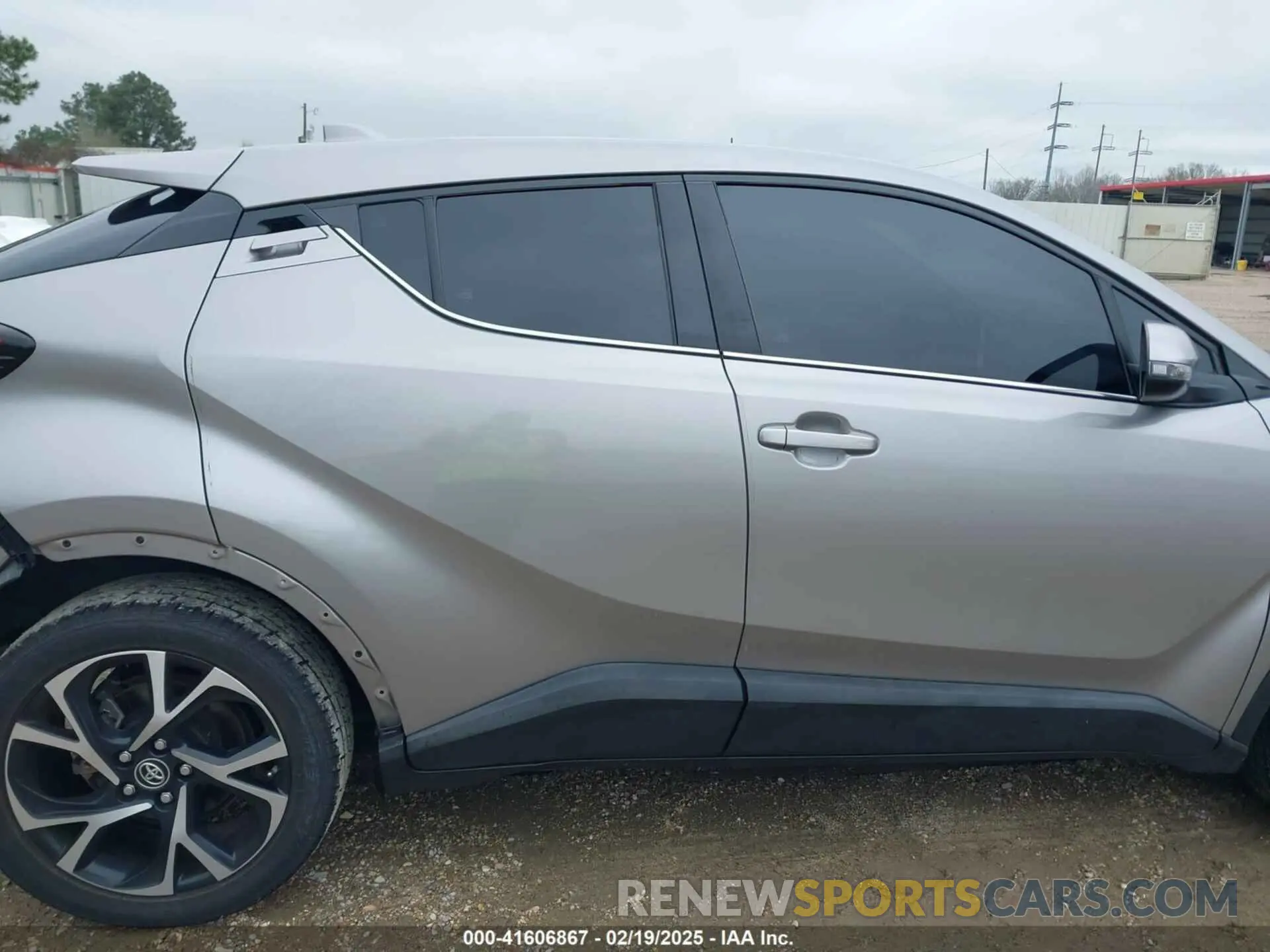 14 Photograph of a damaged car NMTKHMBX0KR082023 TOYOTA C-HR 2019