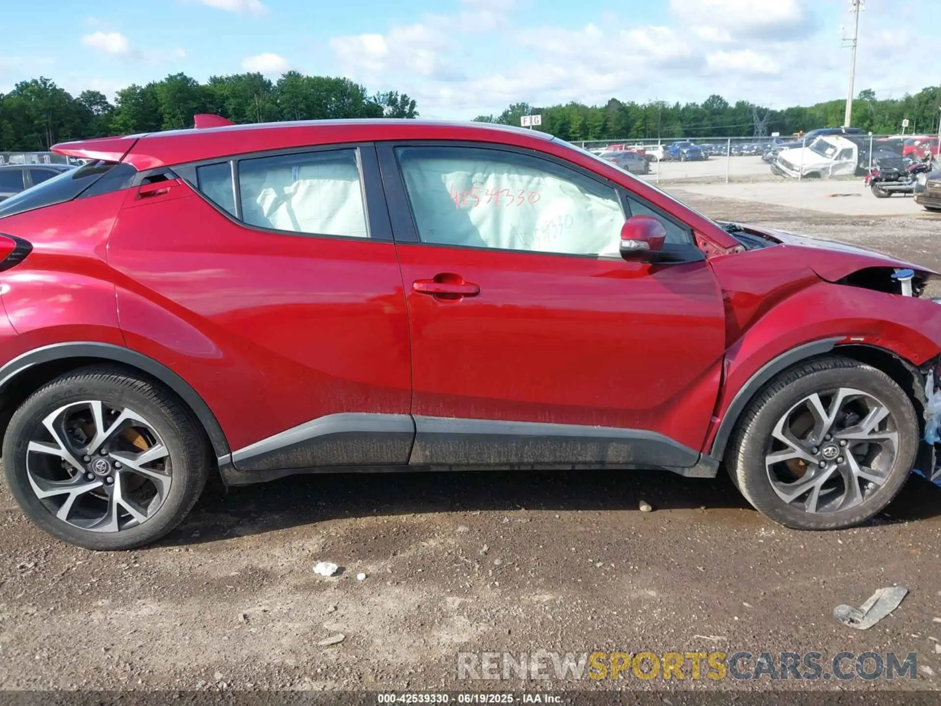 13 Photograph of a damaged car NMTKHMBX1KR083911 TOYOTA C-HR 2019