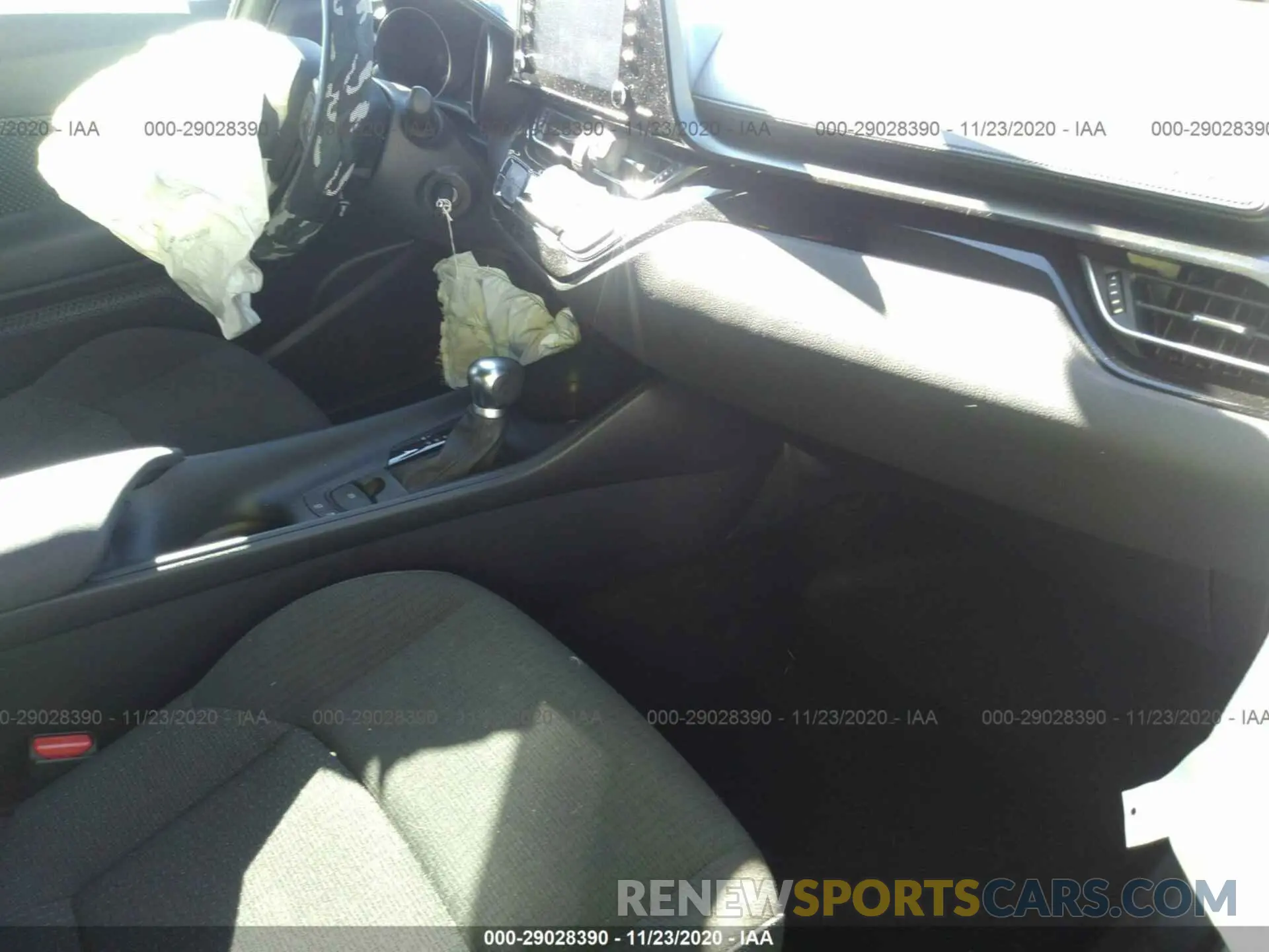 5 Photograph of a damaged car NMTKHMBX1KR098327 TOYOTA C-HR 2019