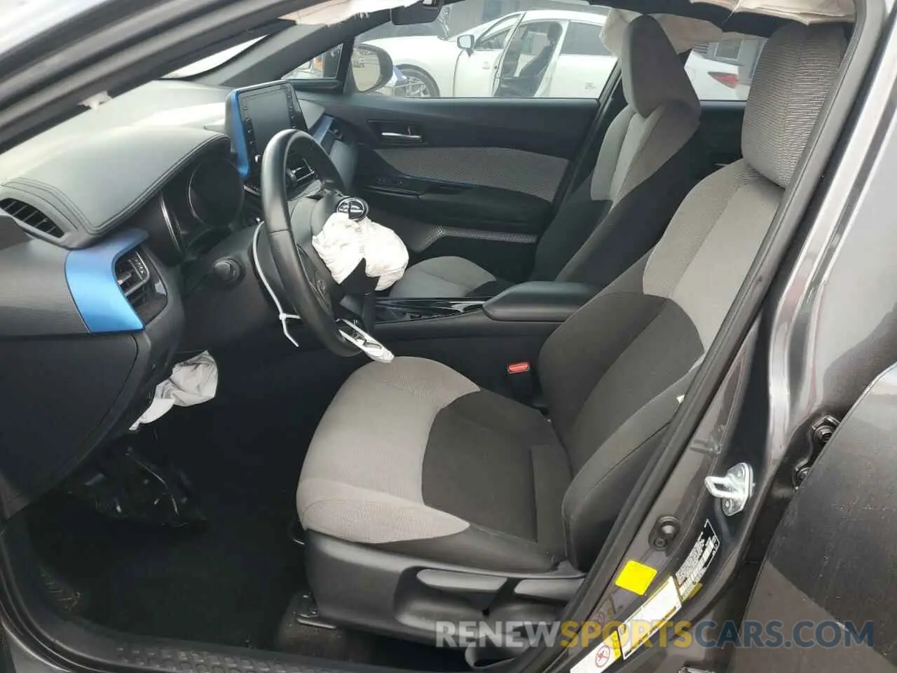 7 Фотография поврежденного автомобиля NMTKHMBX2KR100909 TOYOTA C-HR 2019