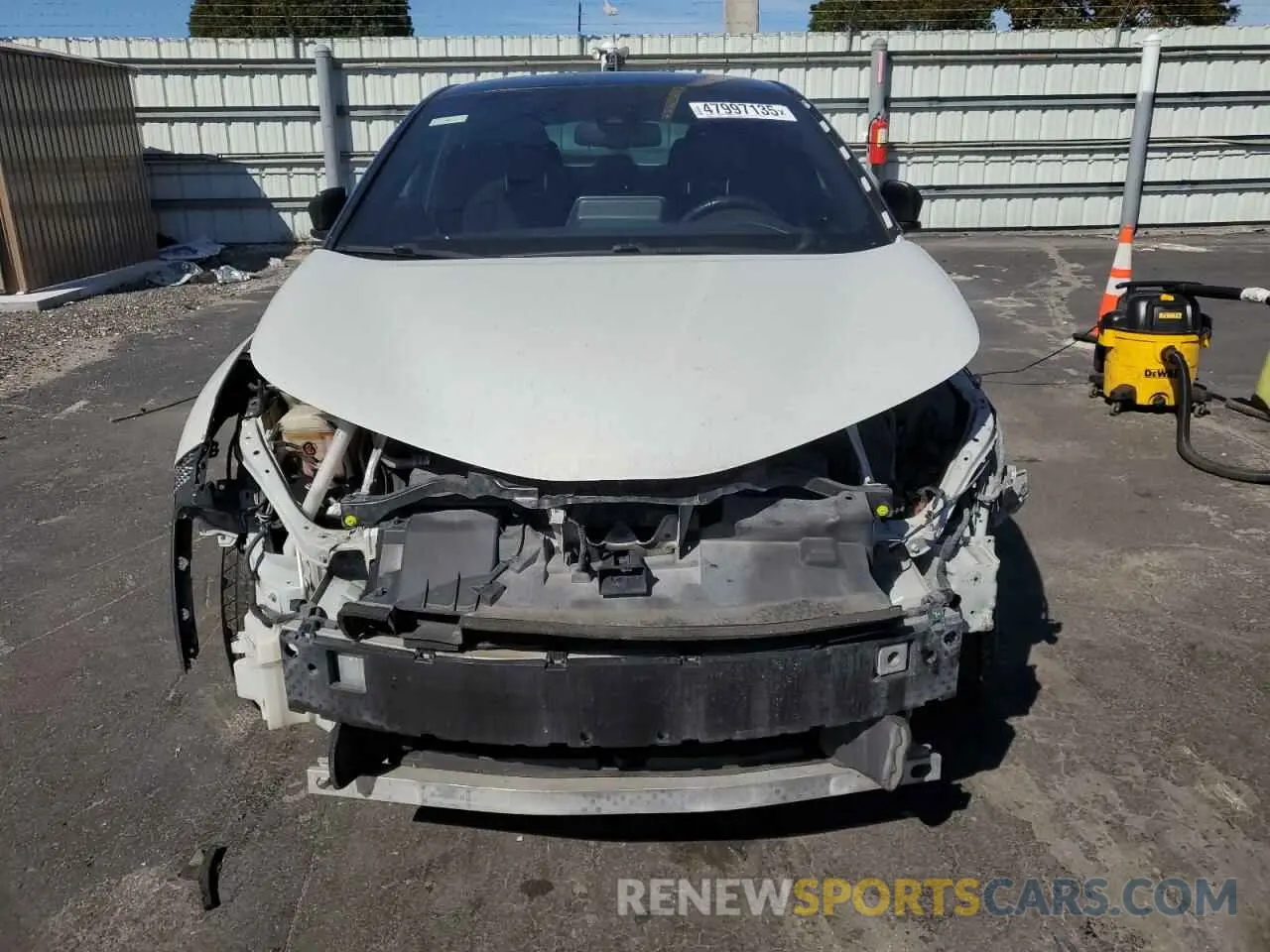5 Photograph of a damaged car NMTKHMBX3KR075311 TOYOTA C-HR 2019