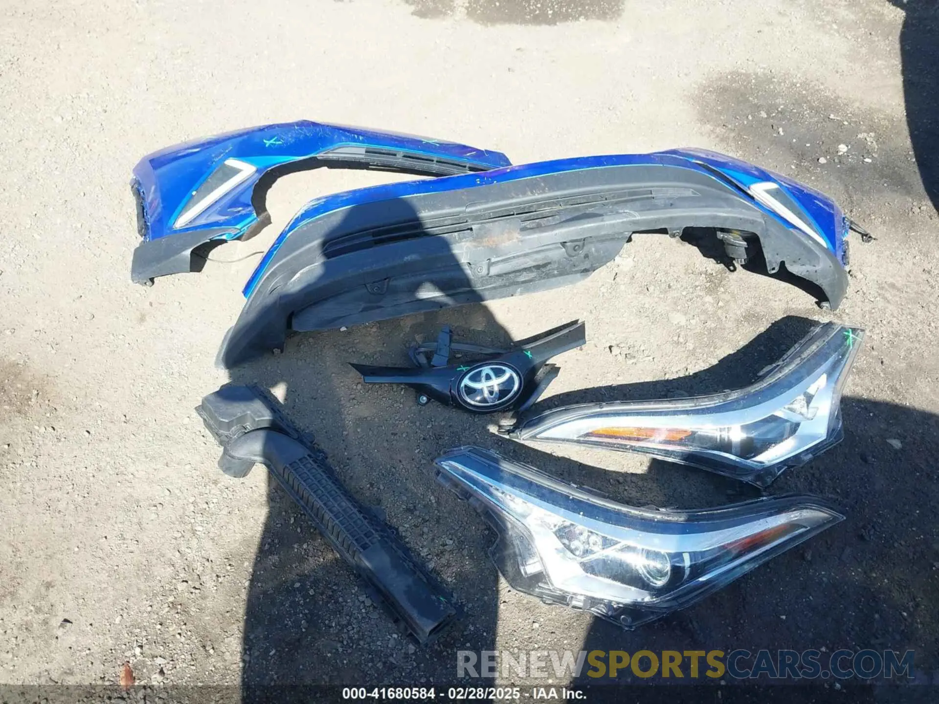 12 Photograph of a damaged car NMTKHMBX3KR094960 TOYOTA C-HR 2019
