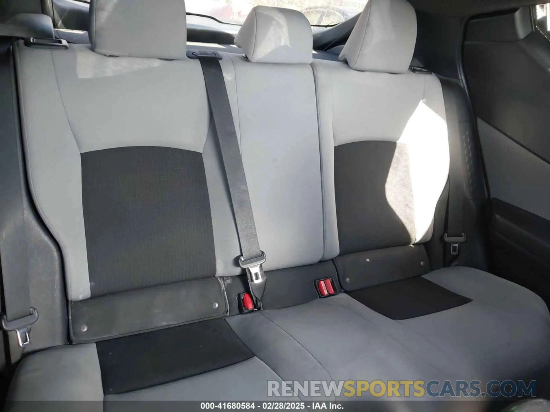 8 Photograph of a damaged car NMTKHMBX3KR094960 TOYOTA C-HR 2019
