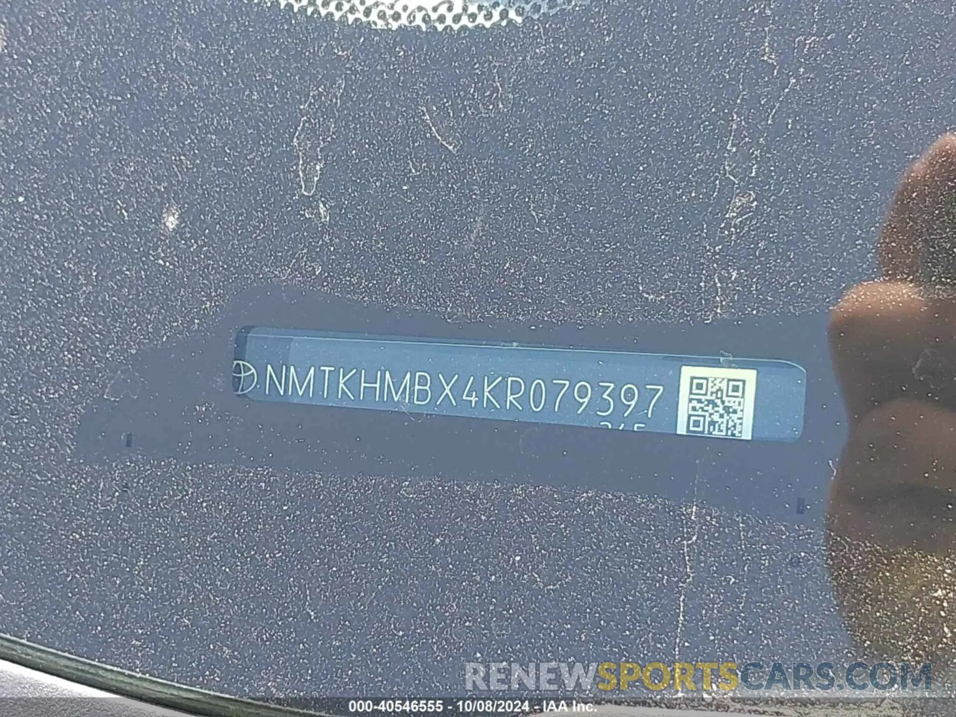17 Photograph of a damaged car NMTKHMBX4KR079397 TOYOTA C-HR 2019