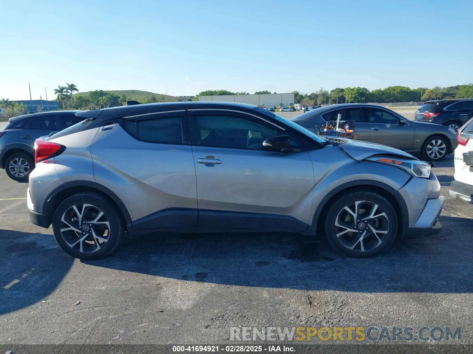 13 Фотография поврежденного автомобиля NMTKHMBX4KR082574 TOYOTA C-HR 2019