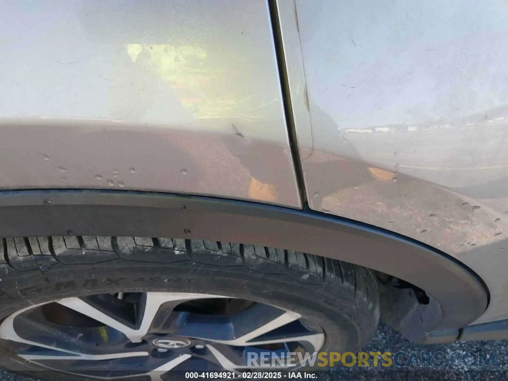 17 Фотография поврежденного автомобиля NMTKHMBX4KR082574 TOYOTA C-HR 2019