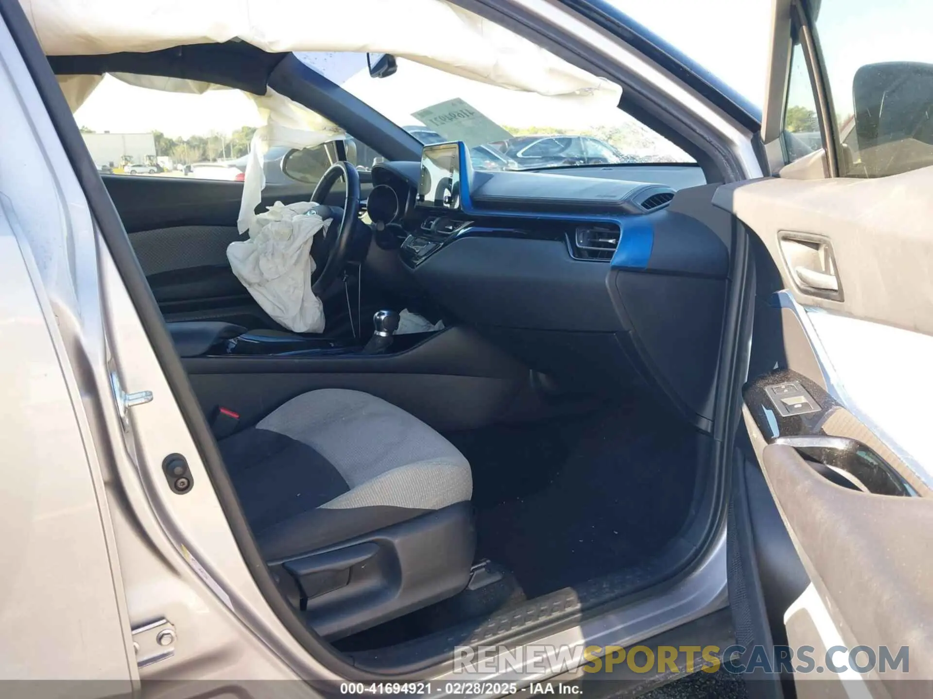 5 Фотография поврежденного автомобиля NMTKHMBX4KR082574 TOYOTA C-HR 2019